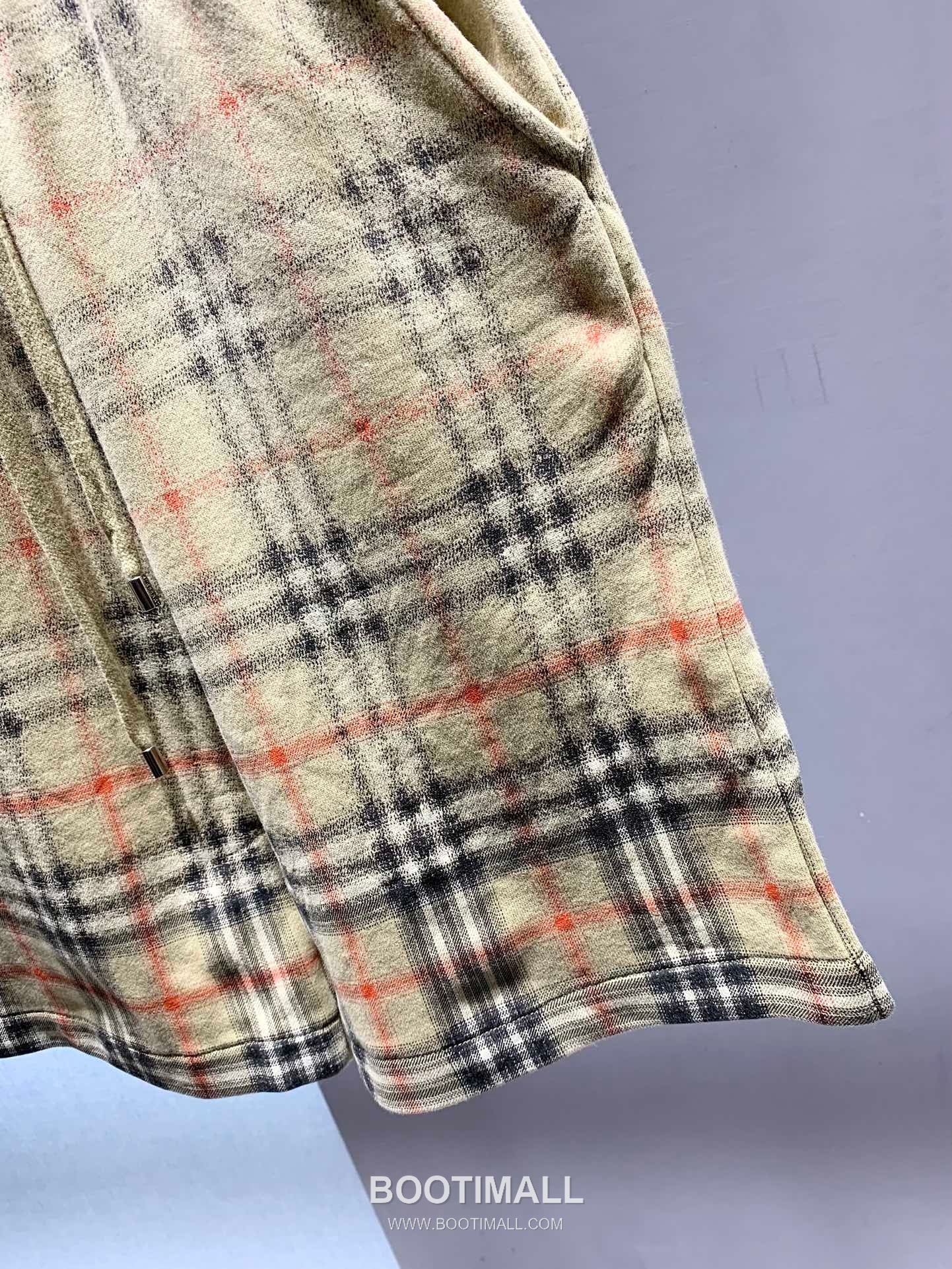 Burberry SS26 Gradient Check Print Cotton Shorts 버버리 SS26 그라디언트 체크 프린트 코튼 쇼츠 5