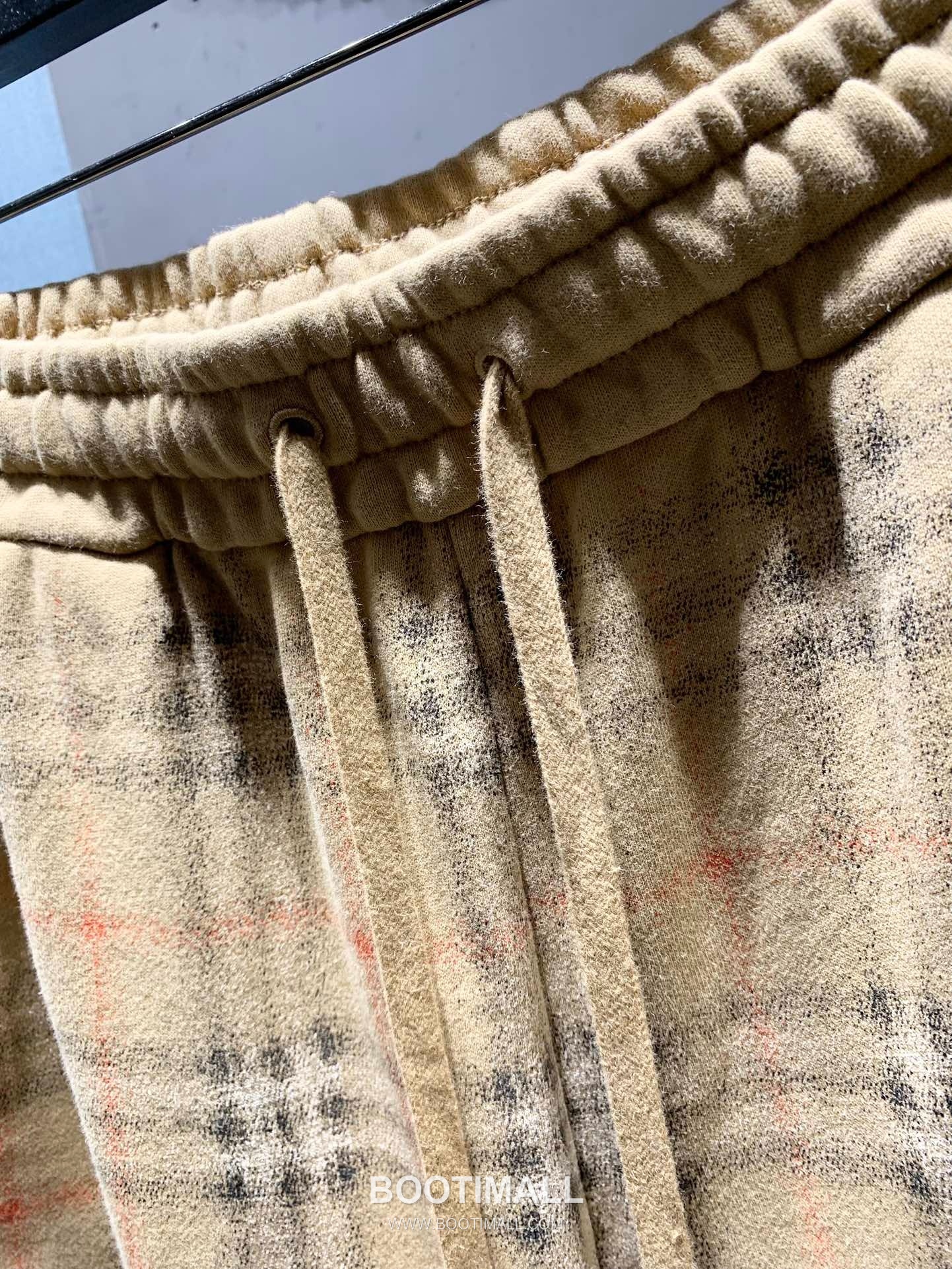 Burberry SS26 Gradient Check Print Cotton Shorts 버버리 SS26 그라디언트 체크 프린트 코튼 쇼츠 3