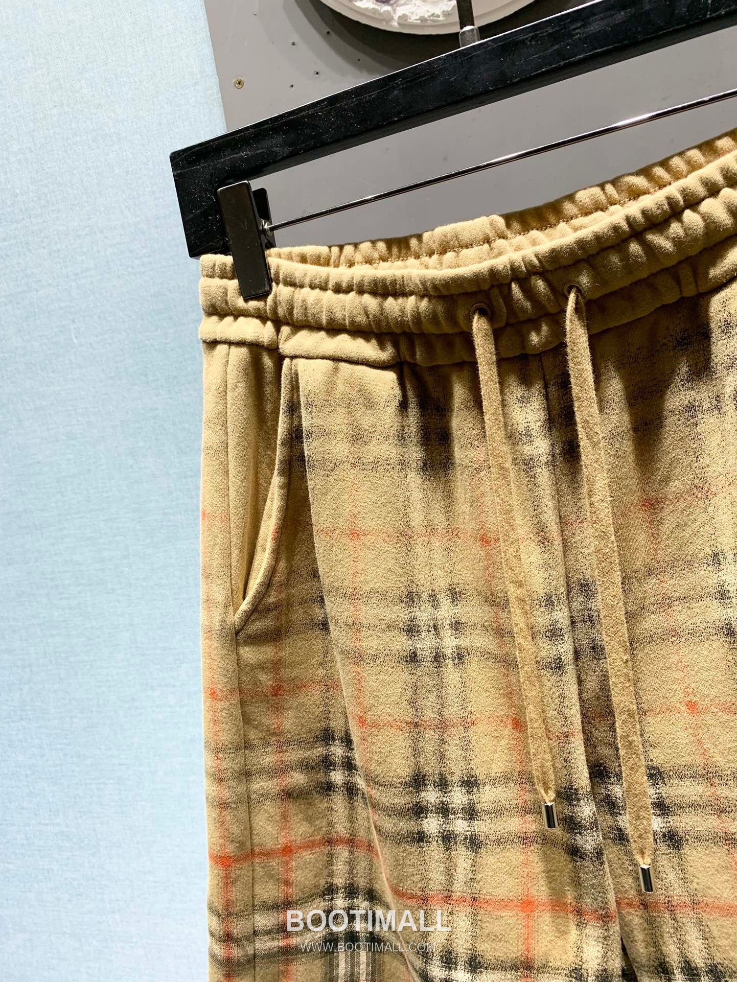 Burberry SS26 Gradient Check Print Cotton Shorts 버버리 SS26 그라디언트 체크 프린트 코튼 쇼츠 4