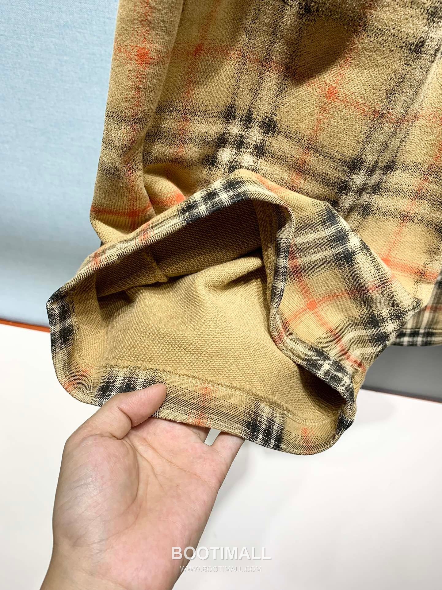 Burberry SS26 Gradient Check Print Cotton Shorts 버버리 SS26 그라디언트 체크 프린트 코튼 쇼츠 6