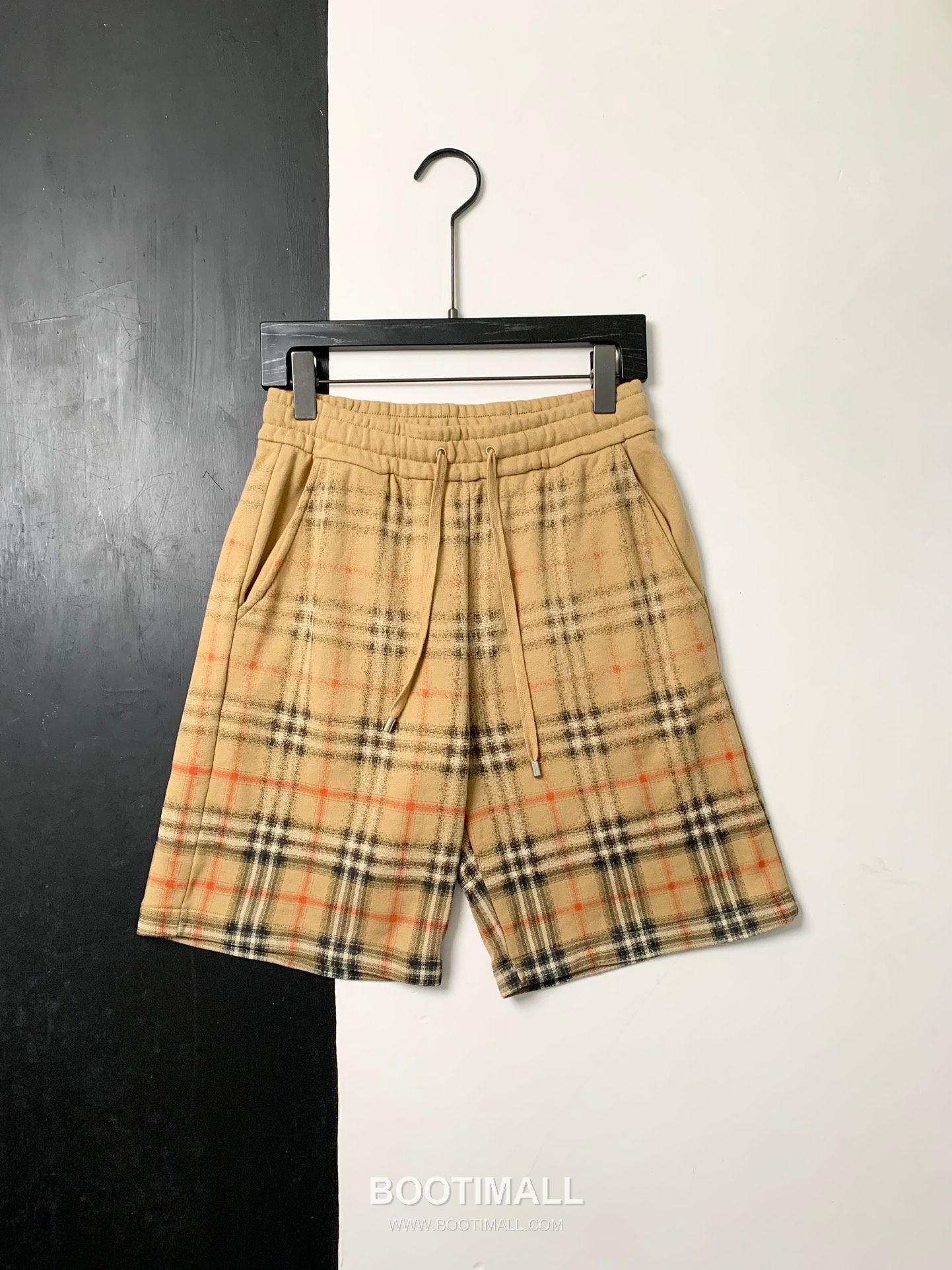Burberry SS26 Gradient Check Print Cotton Shorts 버버리 SS26 그라디언트 체크 프린트 코튼 쇼츠 2