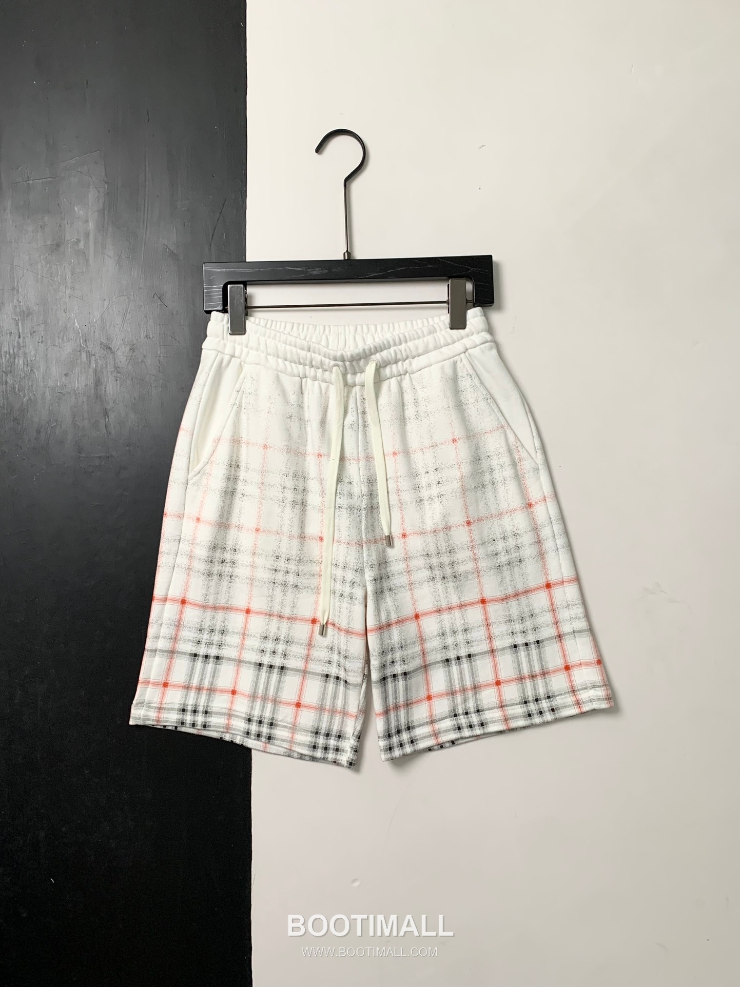 Burberry SS26 Gradient Check Print Cotton Shorts 버버리 SS26 그라디언트 체크 프린트 코튼 쇼츠 4