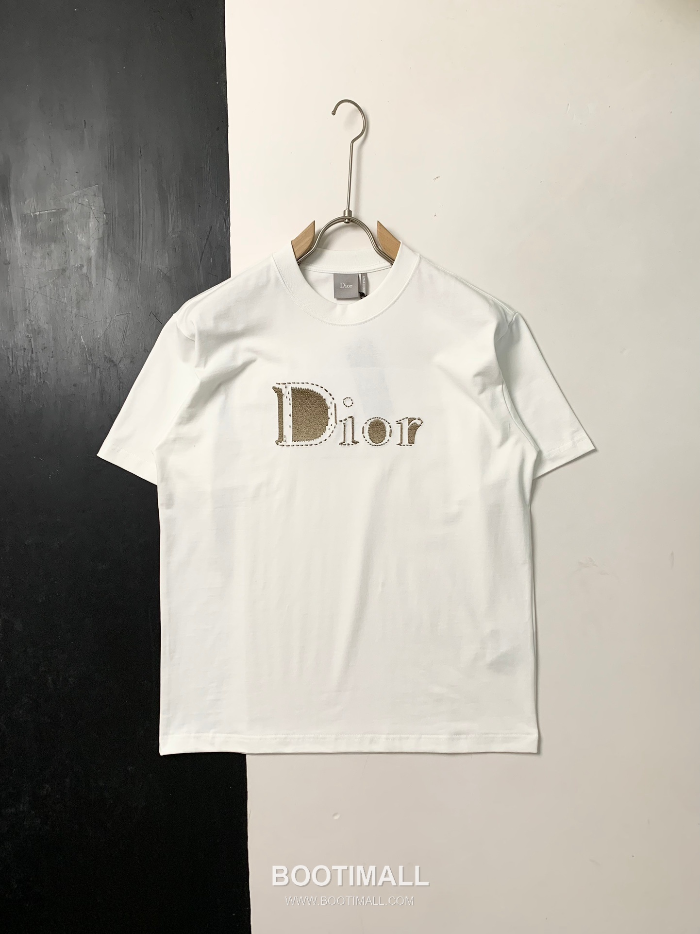 Dior SS26 Reverse Embroidered Cotton T-Shirt 디올 SS26 리버스 자수 코튼 티셔츠 2