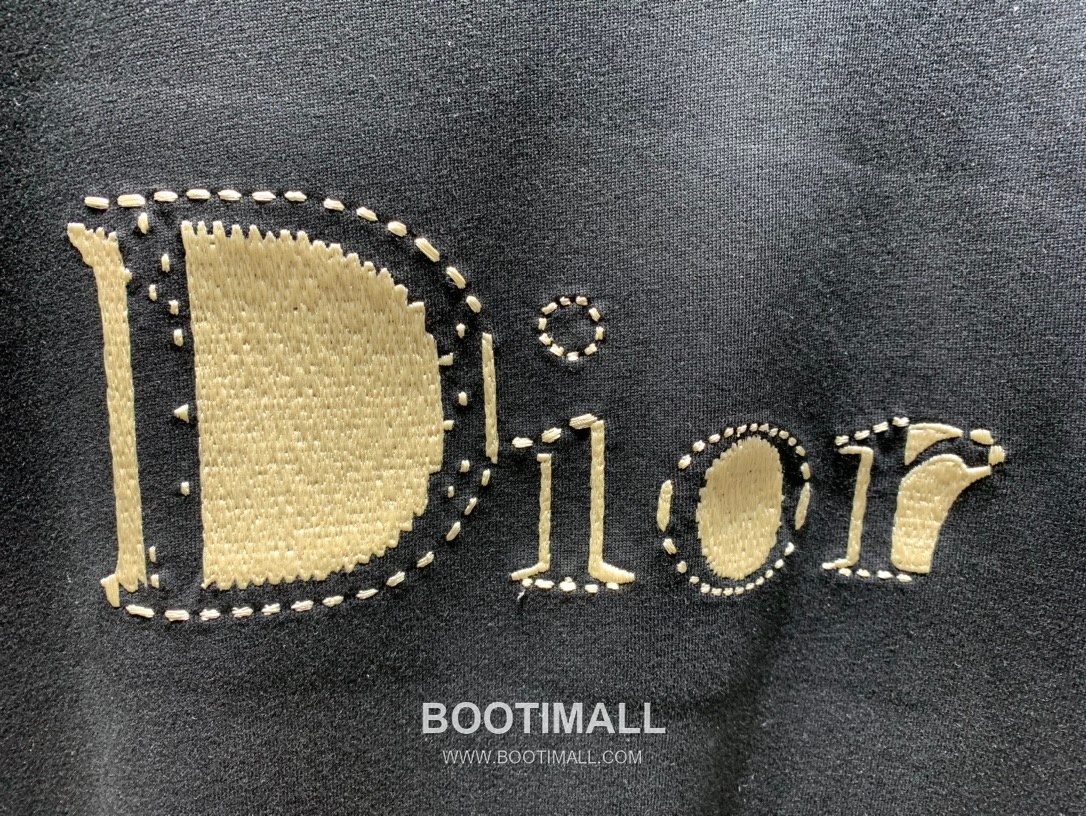 Dior SS26 Reverse Embroidered Cotton T-Shirt 디올 SS26 리버스 자수 코튼 티셔츠 12