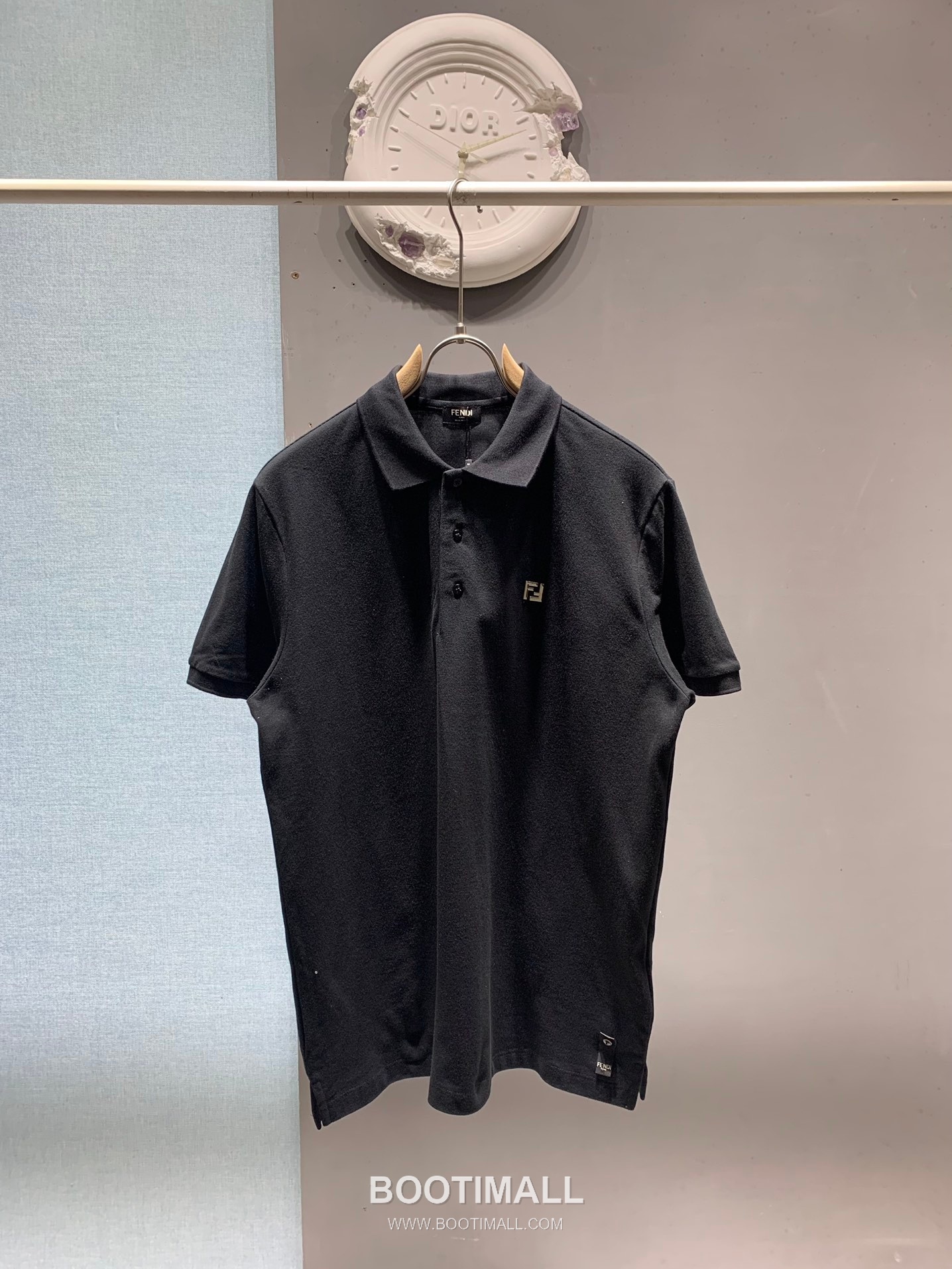 Fendi SS26 Metal FF Logo Piqué Cotton Polo Shirt 펜디 SS26 메탈 FF 로고 피케 코튼 폴로 셔츠 1