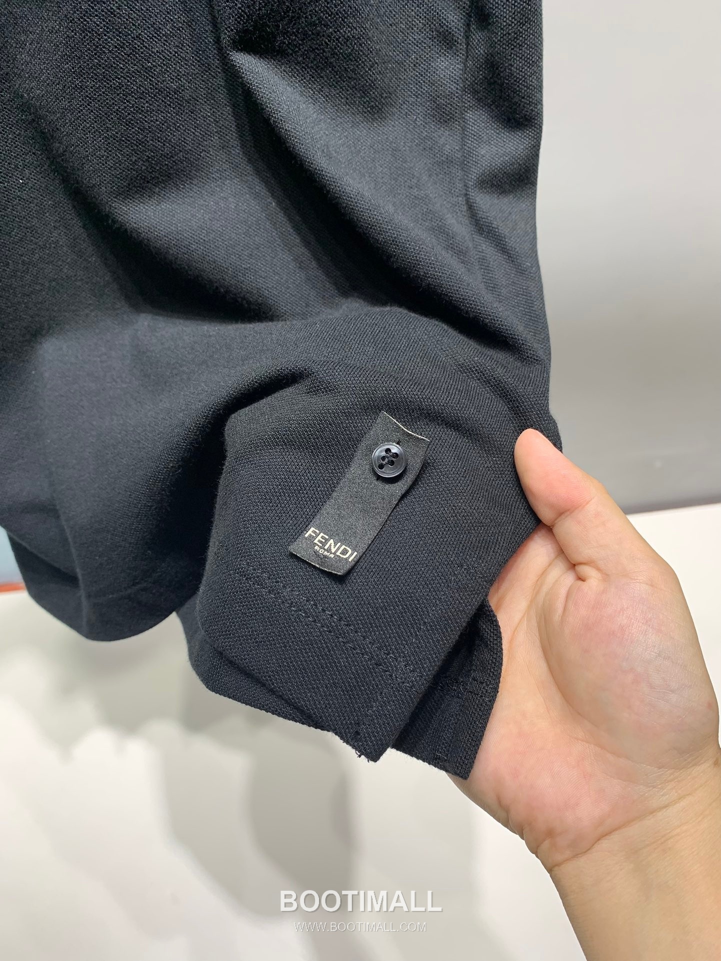 Fendi SS26 Metal FF Logo Piqué Cotton Polo Shirt 펜디 SS26 메탈 FF 로고 피케 코튼 폴로 셔츠 4