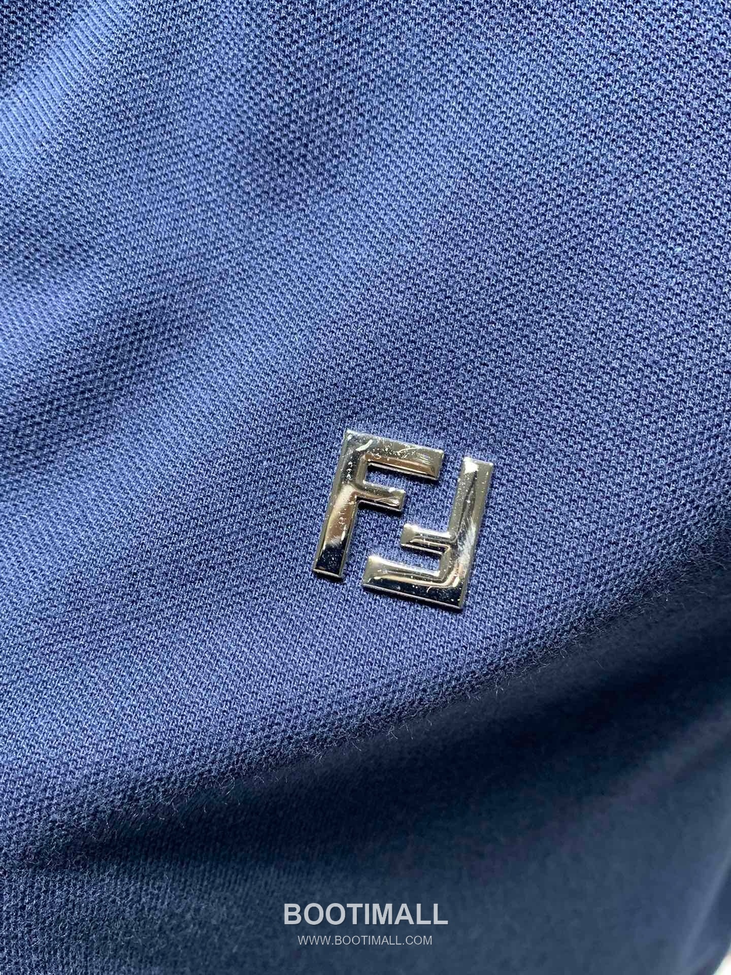 Fendi SS26 Metal FF Logo Piqué Cotton Polo Shirt 펜디 SS26 메탈 FF 로고 피케 코튼 폴로 셔츠 3