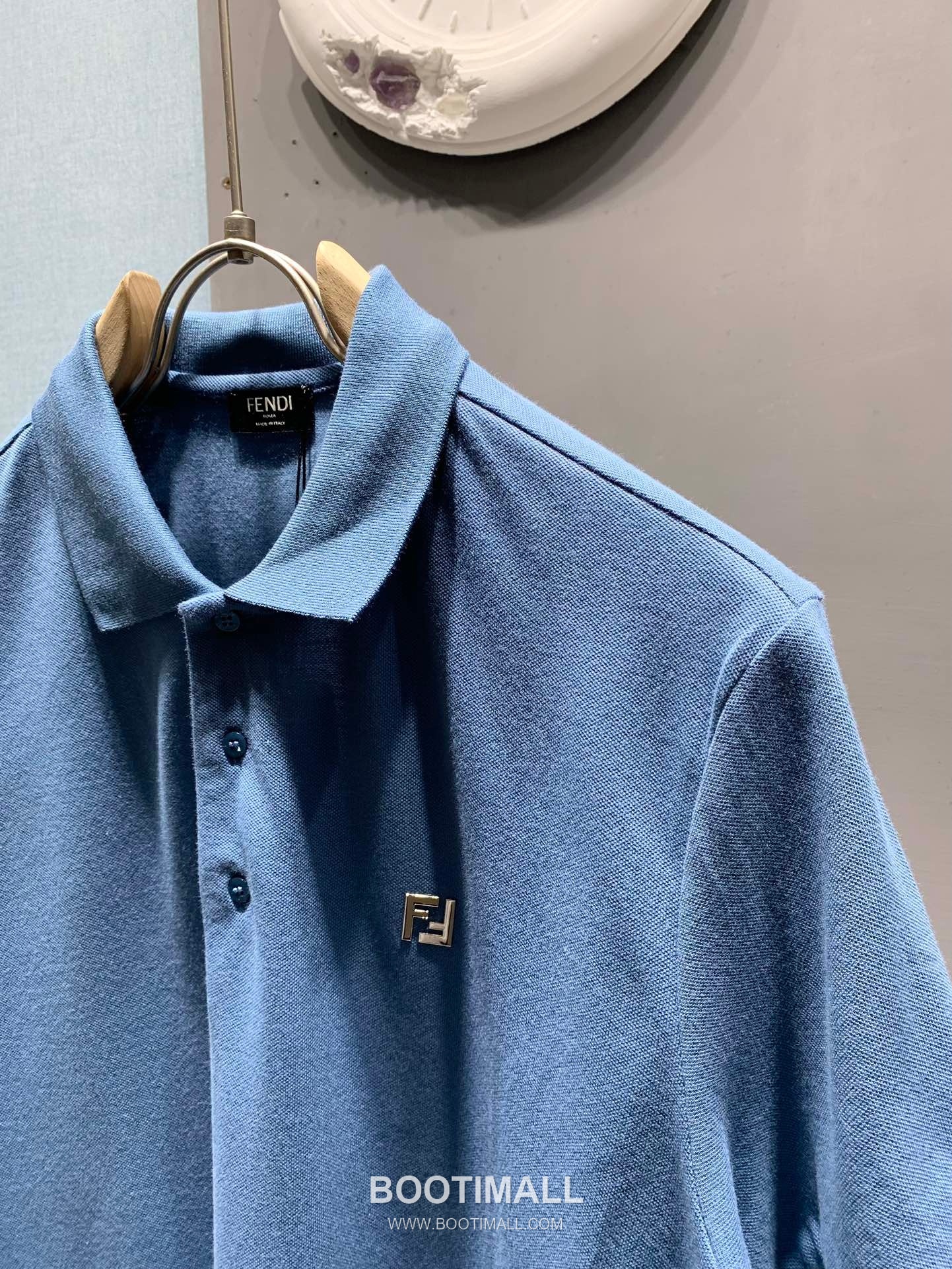Fendi SS26 Metal FF Logo Piqué Cotton Polo Shirt 펜디 SS26 메탈 FF 로고 피케 코튼 폴로 셔츠 2