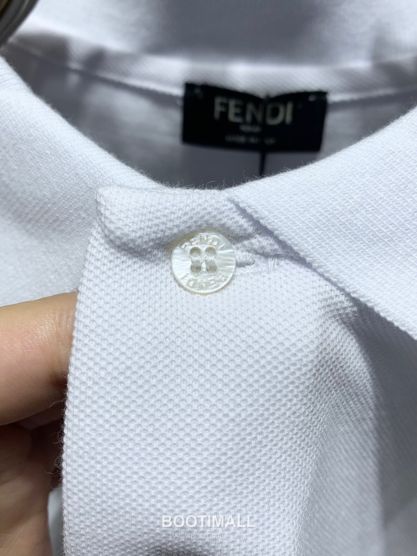 Fendi SS26 Metal FF Logo Piqué Cotton Polo Shirt 펜디 SS26 메탈 FF 로고 피케 코튼 폴로 셔츠 6