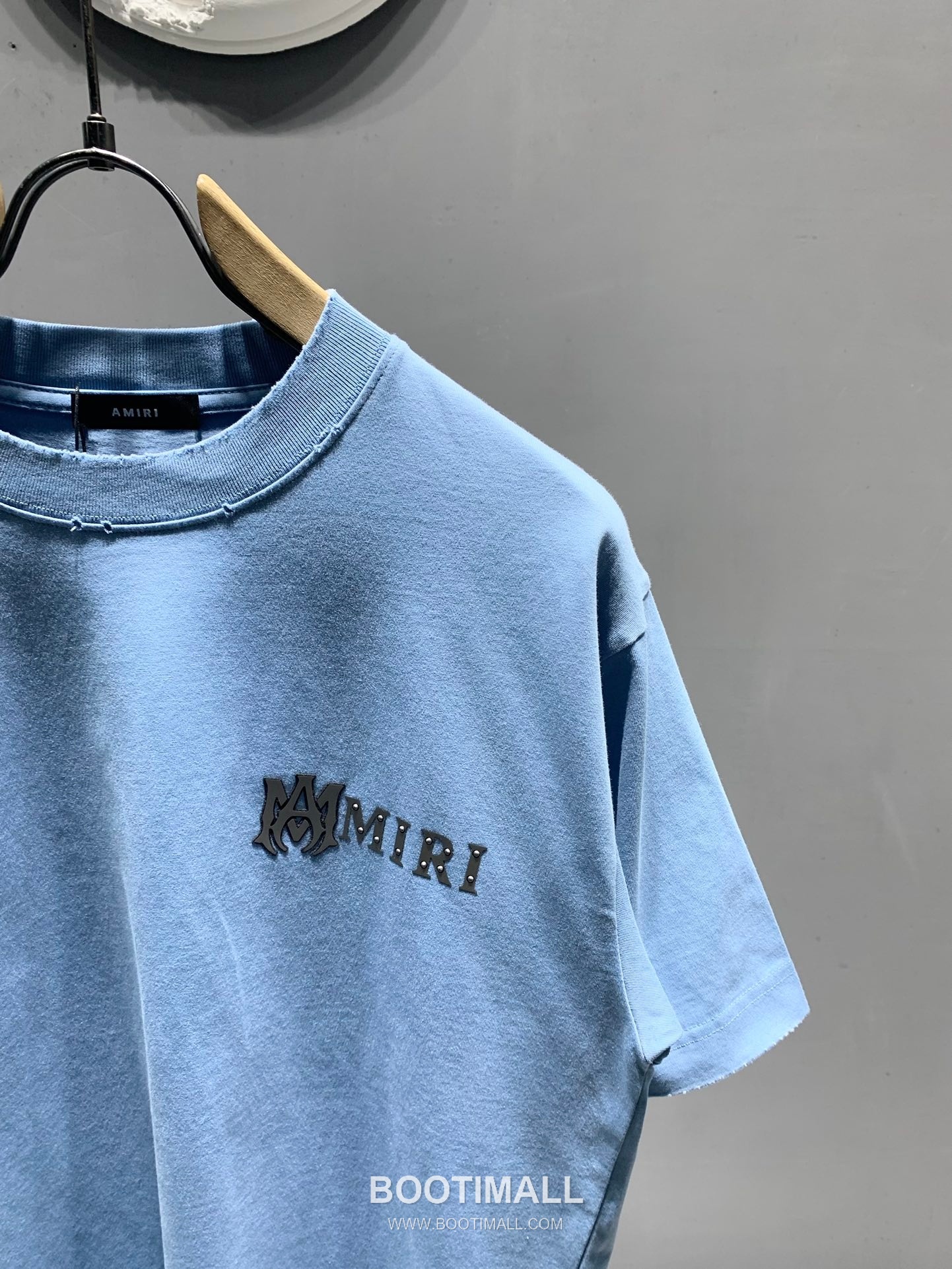 Amiri SS26 Laser Cut Logo Studded Cotton T-Shirt 아미리 SS26 레이저 컷 로고 스터드 코튼 티셔츠 7