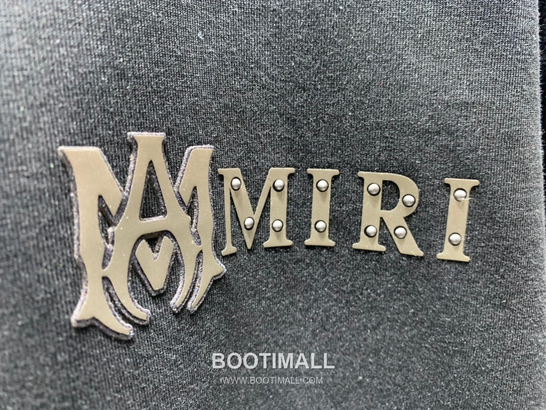 Amiri SS26 Laser Cut Logo Studded Cotton T-Shirt 아미리 SS26 레이저 컷 로고 스터드 코튼 티셔츠 3