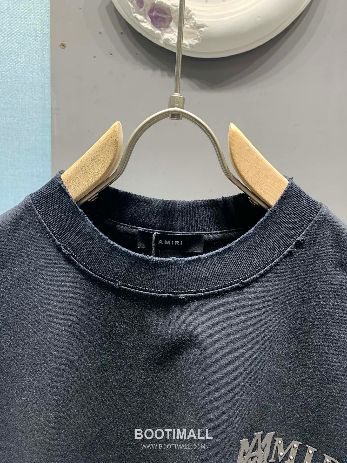 Amiri SS26 Laser Cut Logo Studded Cotton T-Shirt 아미리 SS26 레이저 컷 로고 스터드 코튼 티셔츠 6