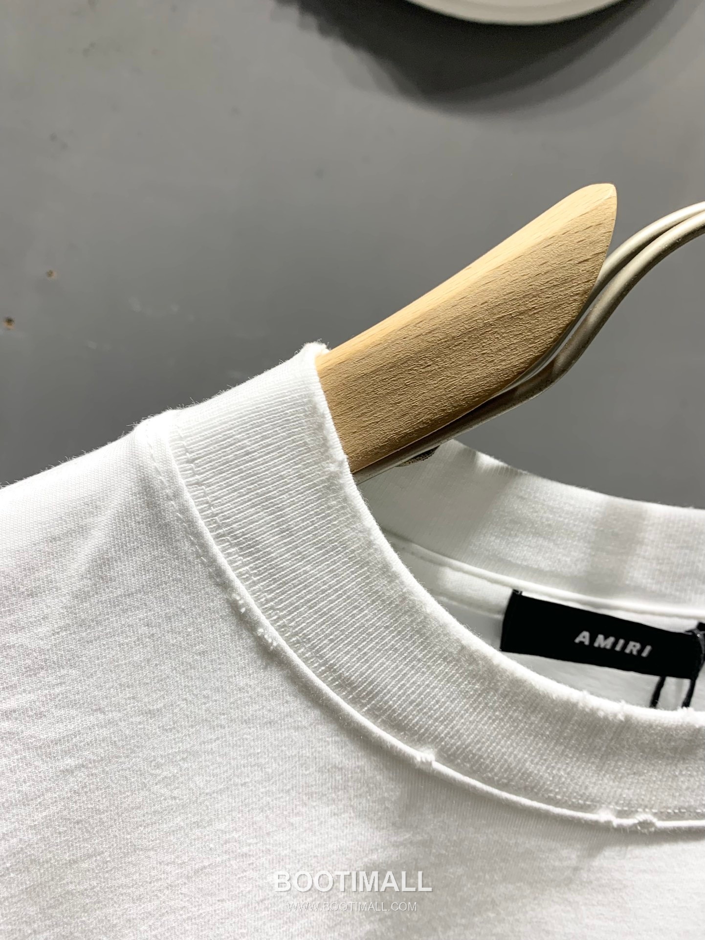 Amiri SS26 Laser Cut Logo Studded Cotton T-Shirt 아미리 SS26 레이저 컷 로고 스터드 코튼 티셔츠 6