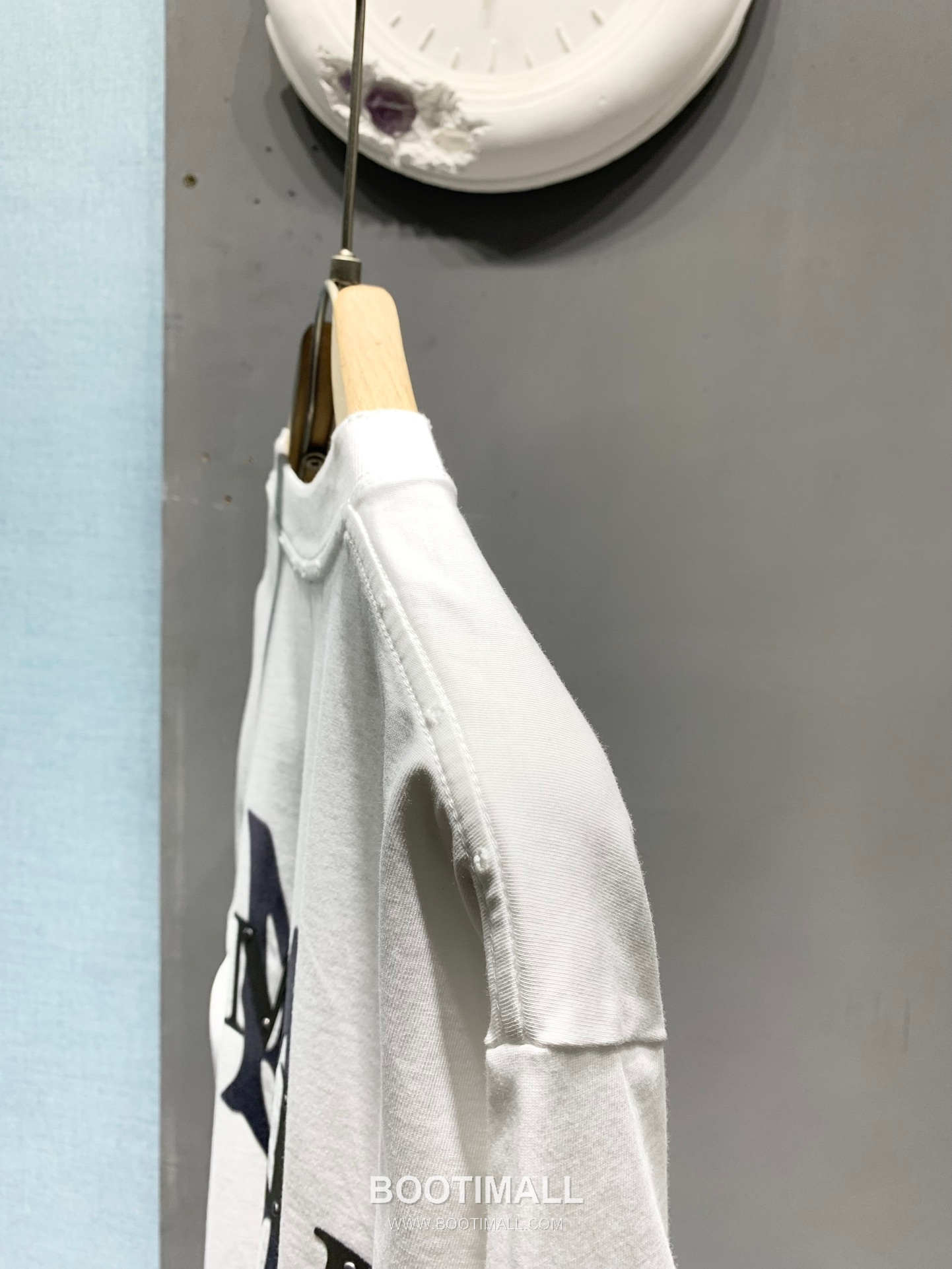 Amiri SS26 Laser Cut Logo Studded Cotton T-Shirt 아미리 SS26 레이저 컷 로고 스터드 코튼 티셔츠 8