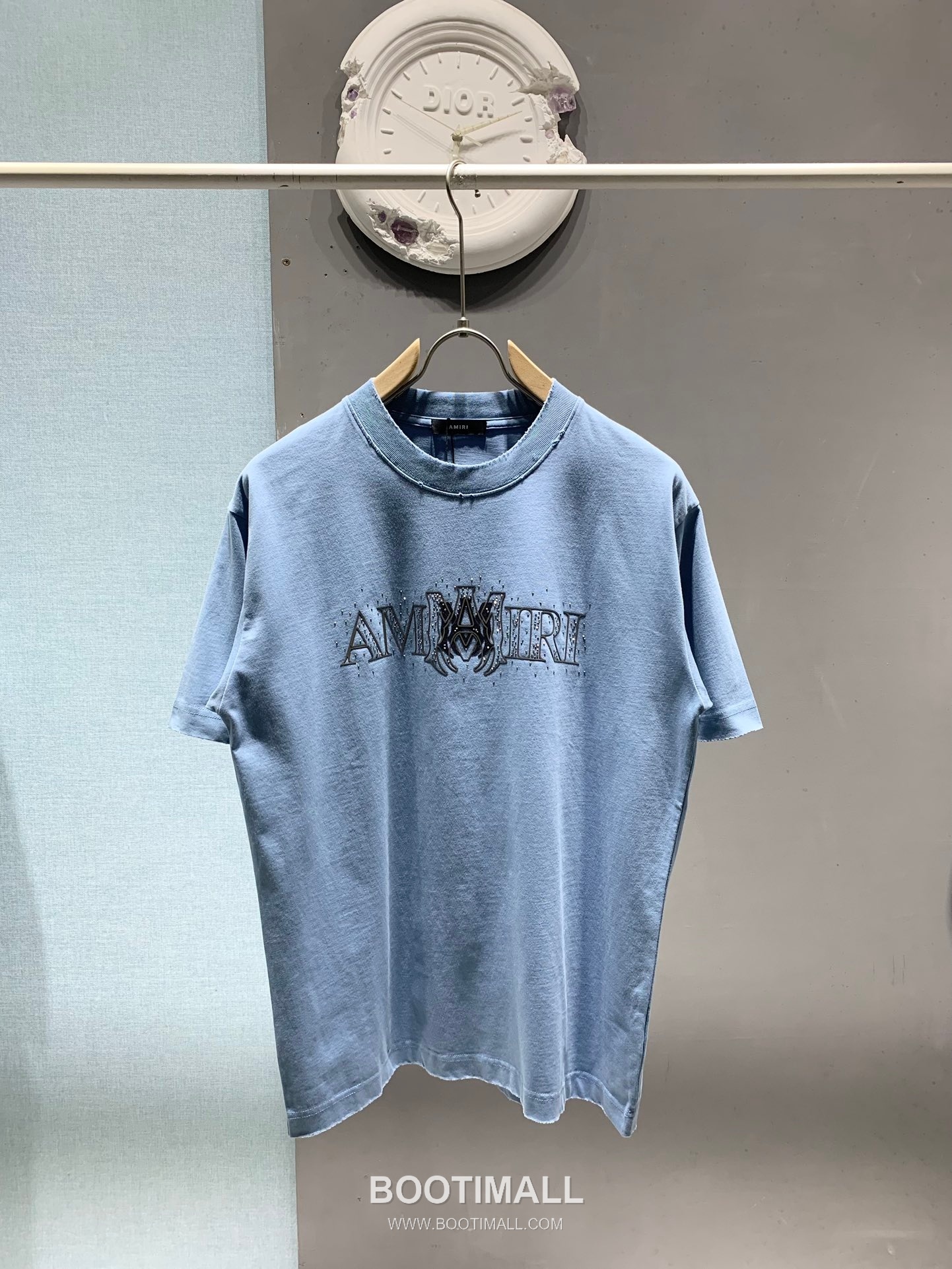 Amiri SS26 Logo Velvet Pressed Rhinestone Cotton T-Shirt 아미리 SS26 로고 벨벳 압착 스톤 코튼 티셔츠 1