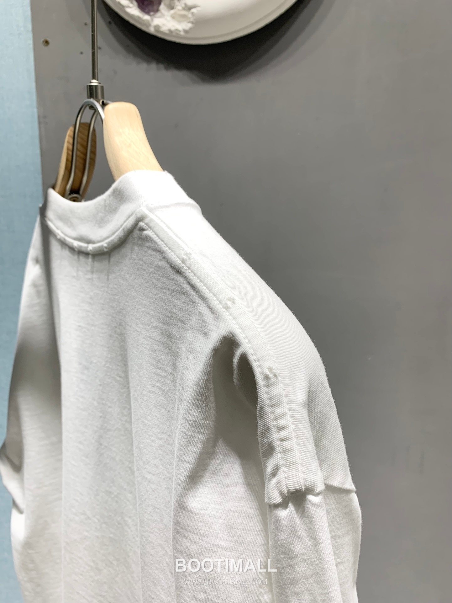 Amiri SS26 Logo Velvet Pressed Rhinestone Cotton T-Shirt 아미리 SS26 로고 벨벳 압착 스톤 코튼 티셔츠 4