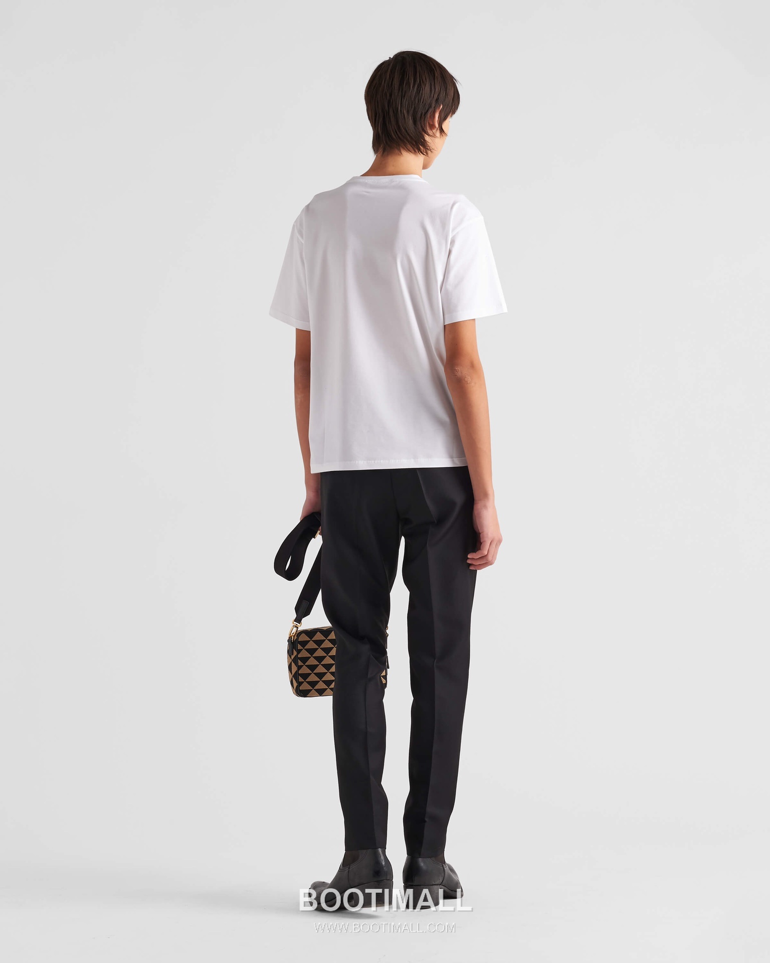 Prada SS26 Thick Logo Rubberized Mercerized Cotton T-Shirt 프라다 SS26 두꺼운 로고 압착 머서라이즈드 코튼 티셔츠 1