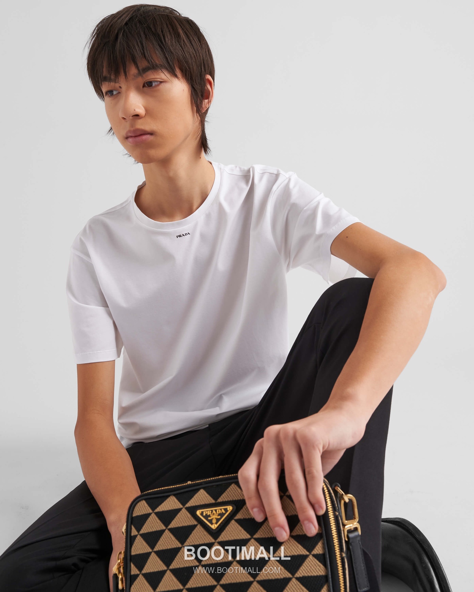 Prada SS26 Thick Logo Rubberized Mercerized Cotton T-Shirt 프라다 SS26 두꺼운 로고 압착 머서라이즈드 코튼 티셔츠 3