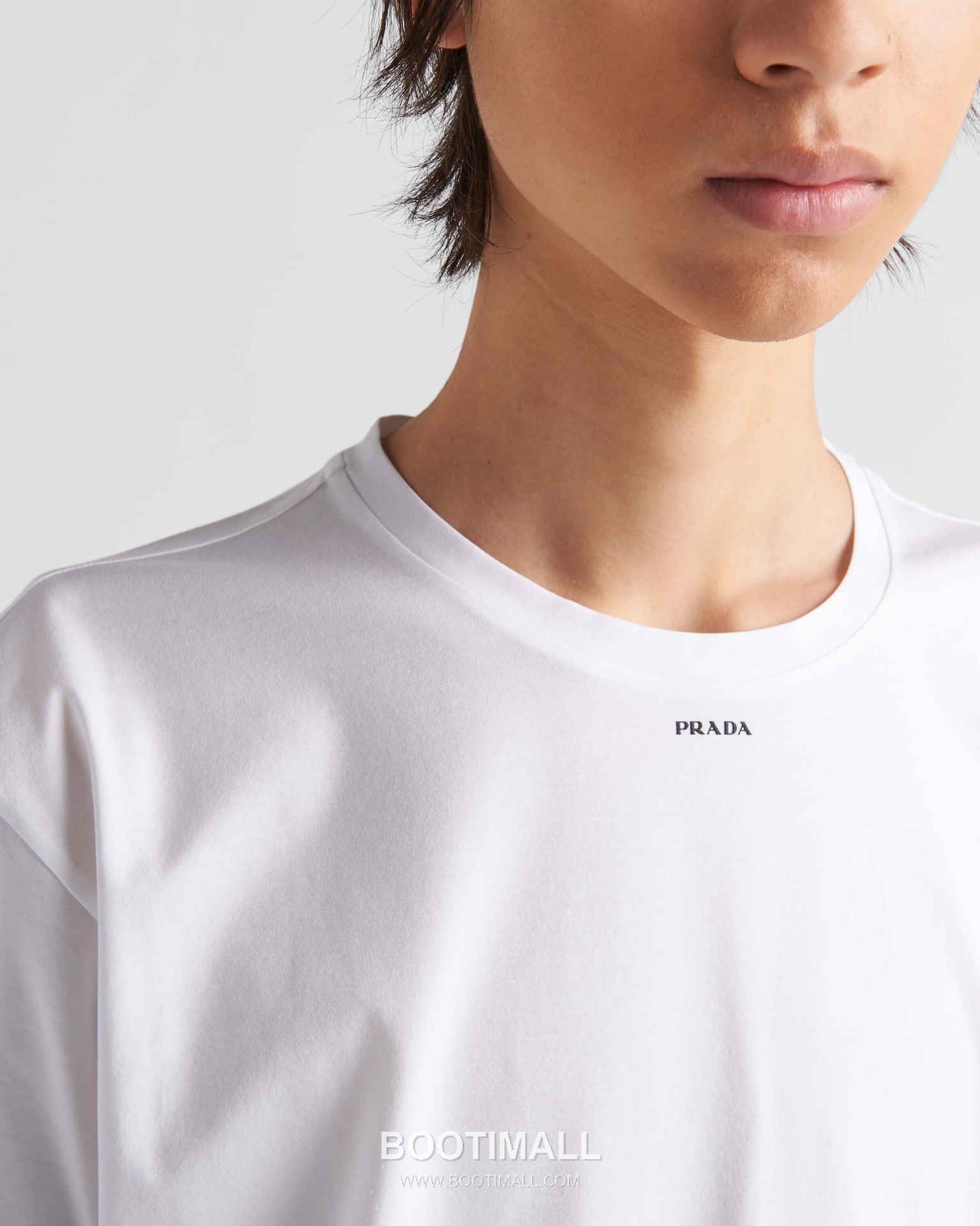 Prada SS26 Thick Logo Rubberized Mercerized Cotton T-Shirt 프라다 SS26 두꺼운 로고 압착 머서라이즈드 코튼 티셔츠 4