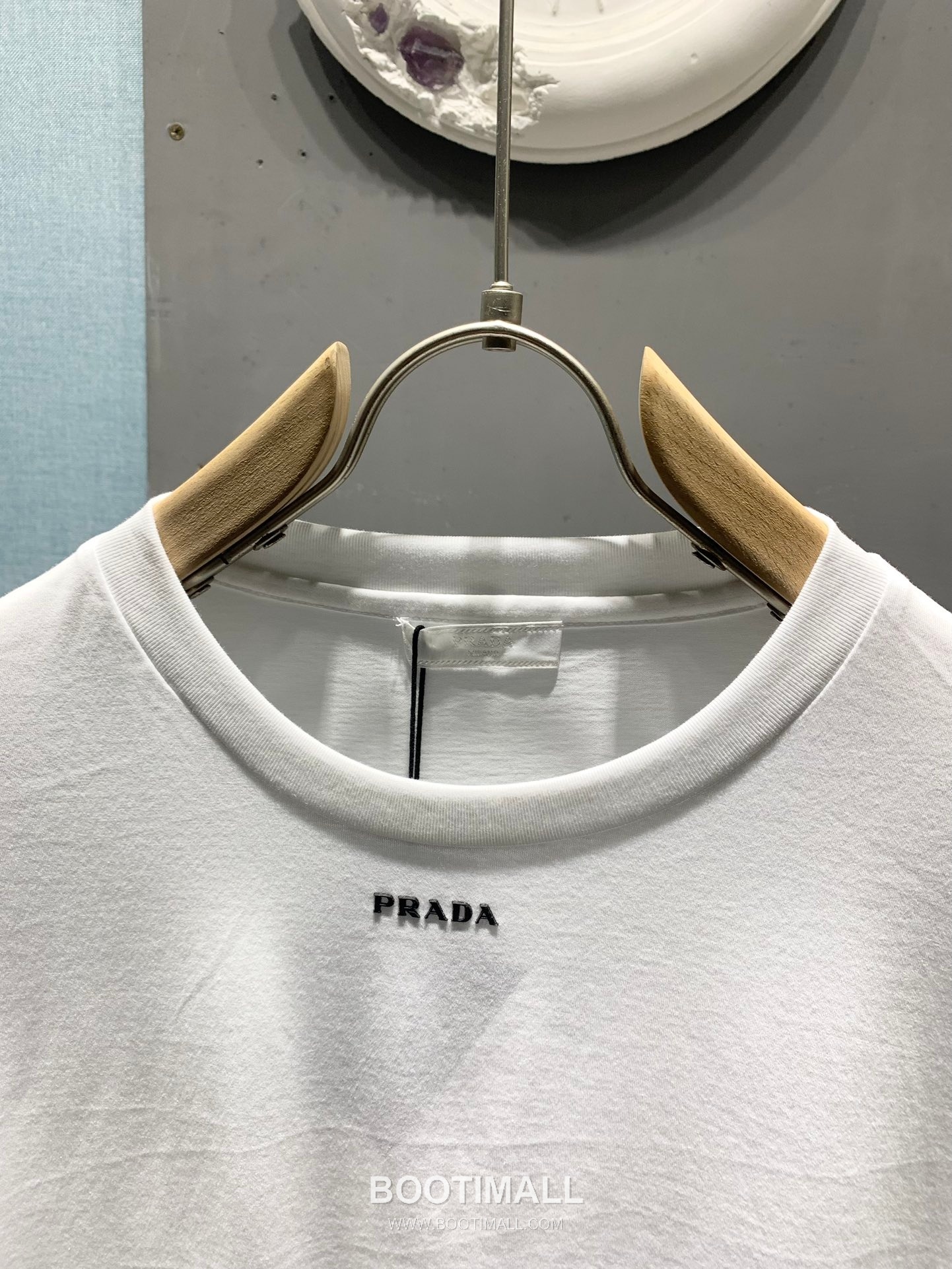 Prada SS26 Thick Logo Rubberized Mercerized Cotton T-Shirt 프라다 SS26 두꺼운 로고 압착 머서라이즈드 코튼 티셔츠 17