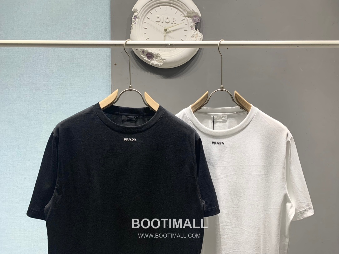 Prada SS26 Thick Logo Rubberized Mercerized Cotton T-Shirt 프라다 SS26 두꺼운 로고 압착 머서라이즈드 코튼 티셔츠 6