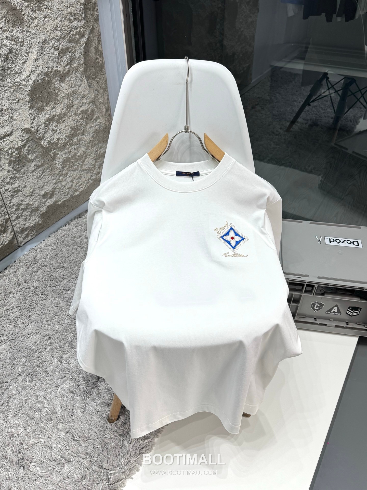 Louis Vuitton SS26 Clover Embroidered Logo Heavy Cotton T-Shirt 루이비통 SS26 클로버 자수 로고 헤비 코튼 티셔츠 AAW98215 14