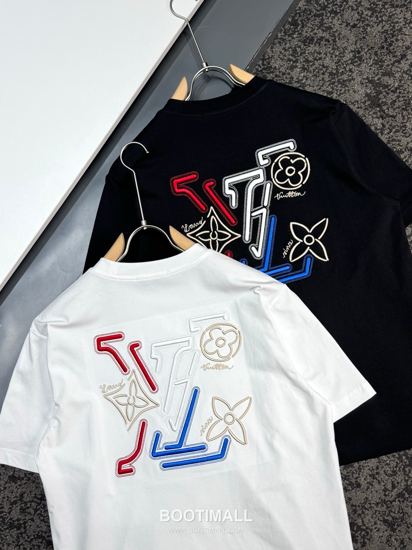 Louis Vuitton SS26 Clover Embroidered Logo Heavy Cotton T-Shirt 루이비통 SS26 클로버 자수 로고 헤비 코튼 티셔츠 AAW98215 20