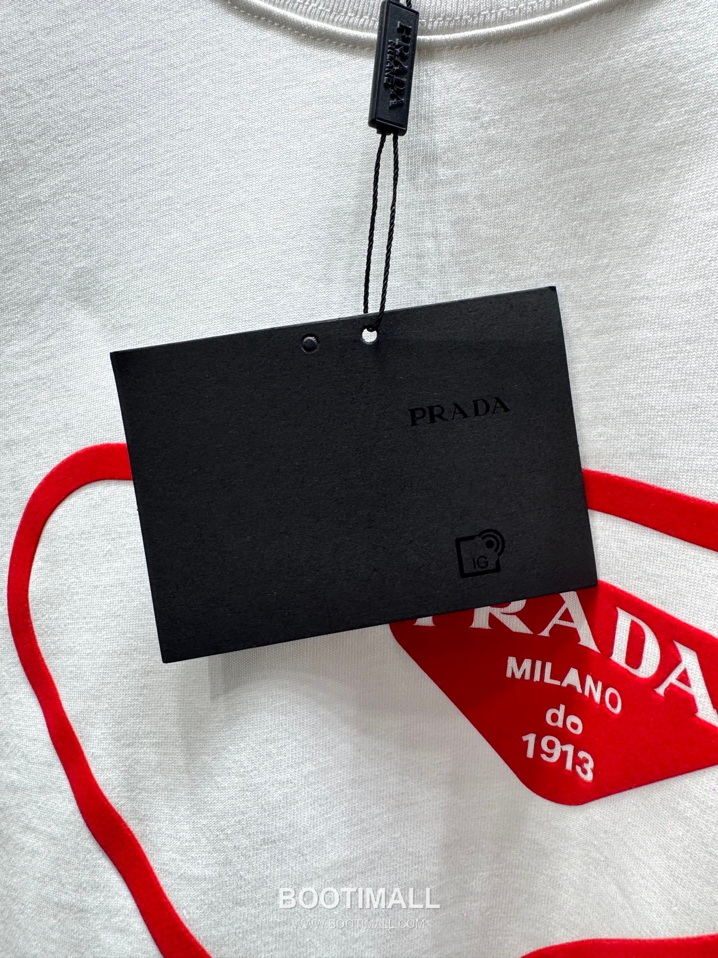 Prada SS26 Flocked Triangle Logo Heavy Cotton T-Shirt 프라다 SS26 플록 트라이앵글 로고 헤비 코튼 티셔츠 SG26217 10