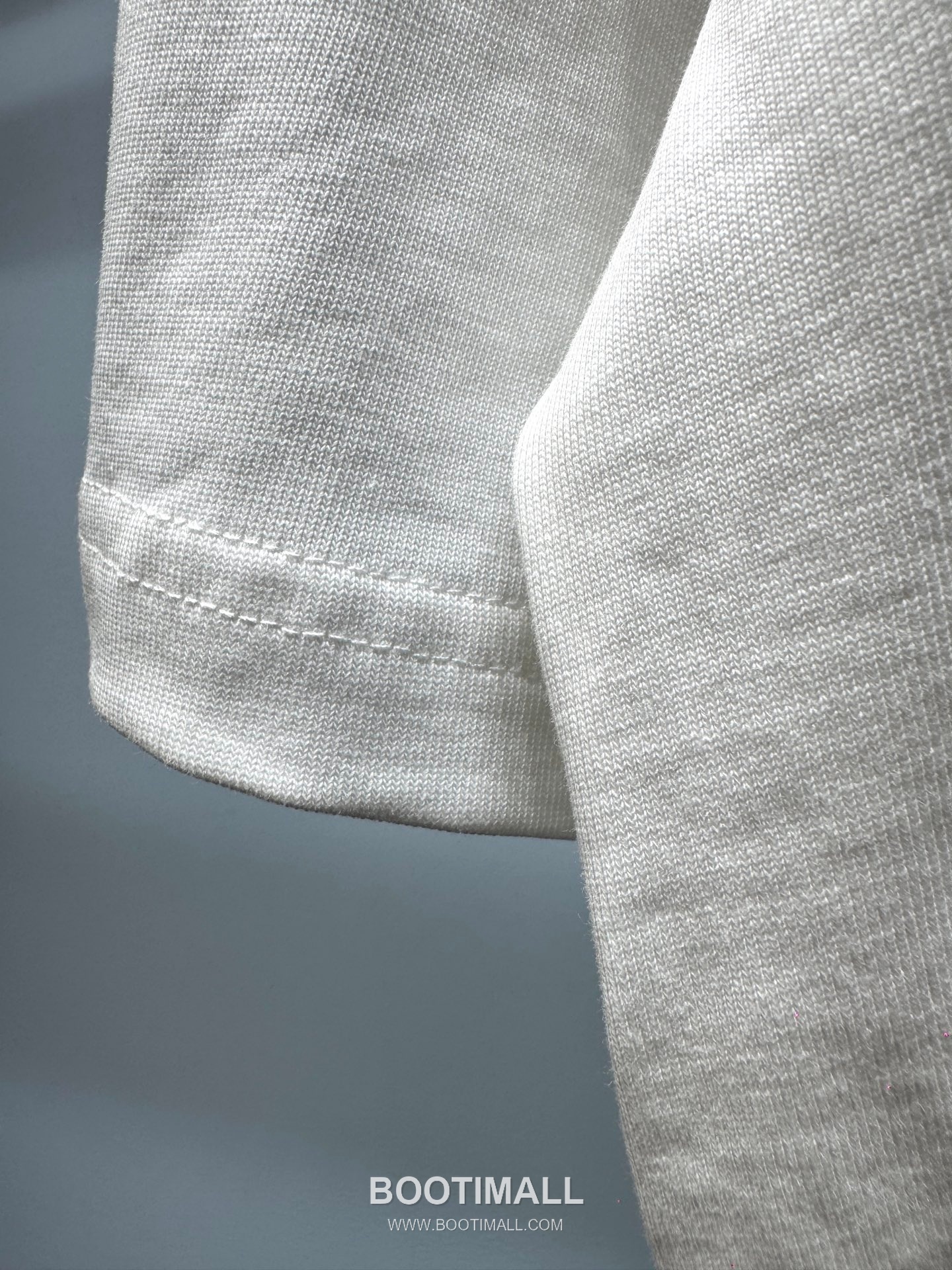 Prada SS26 Flocked Triangle Logo Heavy Cotton T-Shirt 프라다 SS26 플록 트라이앵글 로고 헤비 코튼 티셔츠 SG26217 13