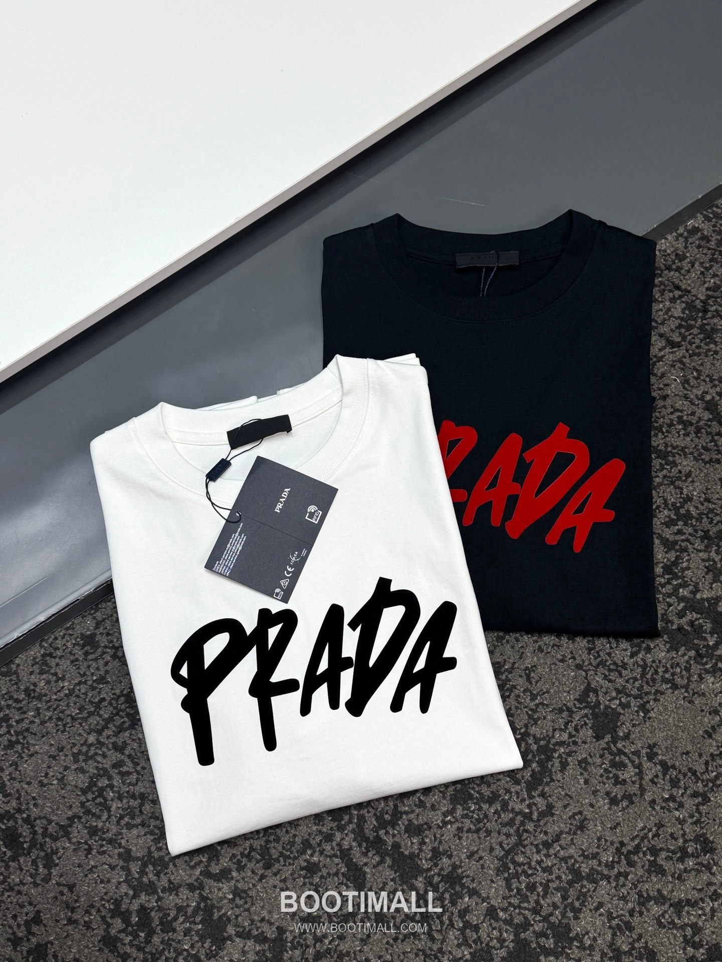 Prada SS26 Graffiti Print Heavy Cotton T-Shirt 프라다 SS26 그래피티 프린트 헤비 코튼 티셔츠 SG26260 9