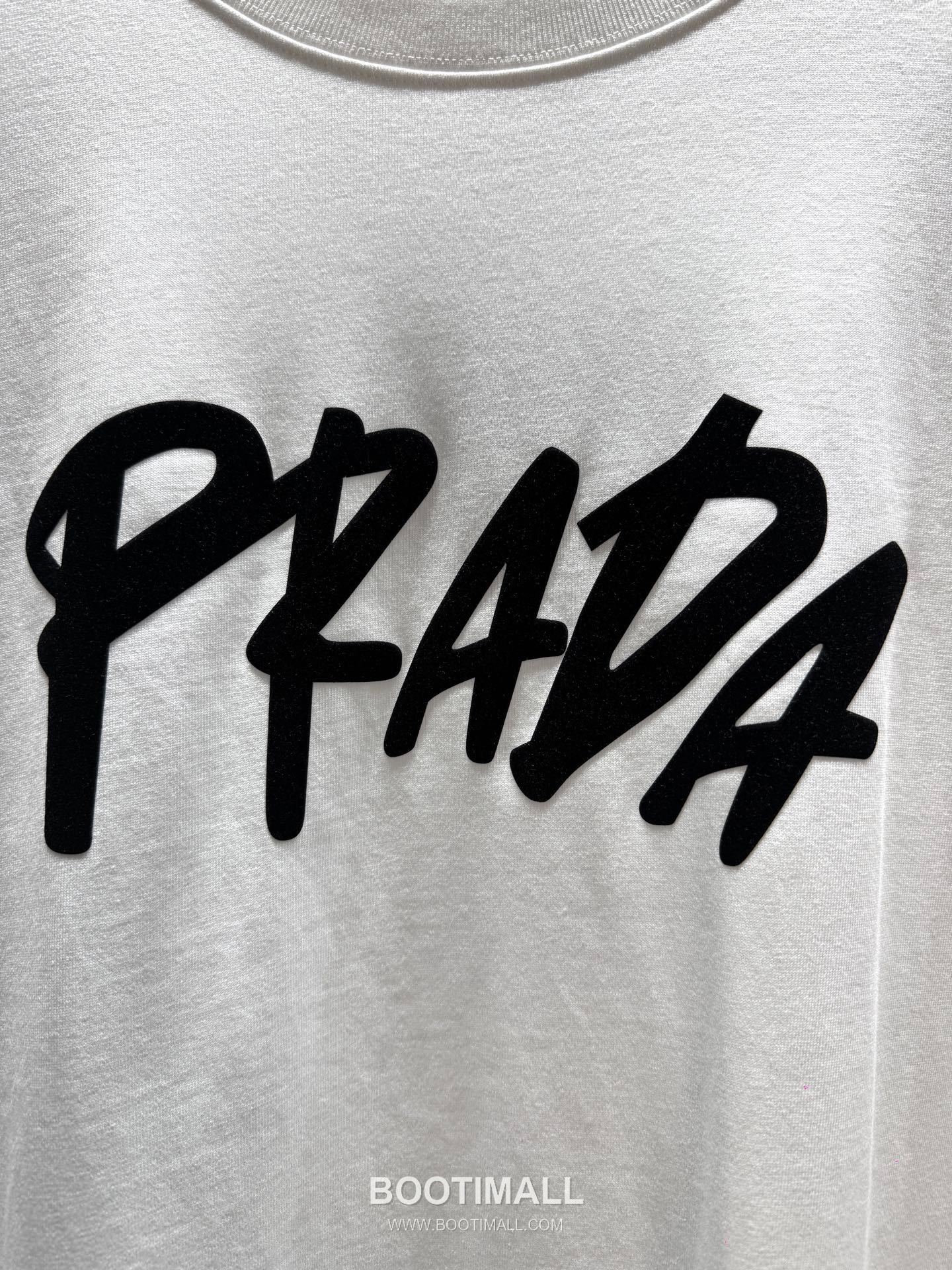 Prada SS26 Graffiti Print Heavy Cotton T-Shirt 프라다 SS26 그래피티 프린트 헤비 코튼 티셔츠 SG26260 13