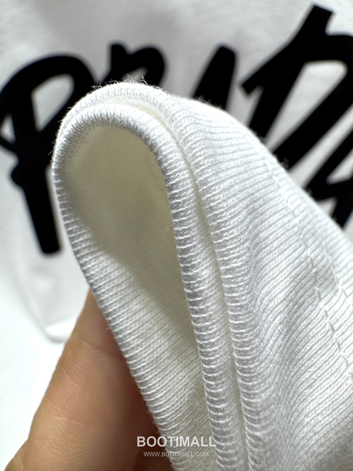 Prada SS26 Graffiti Print Heavy Cotton T-Shirt 프라다 SS26 그래피티 프린트 헤비 코튼 티셔츠 SG26260 16