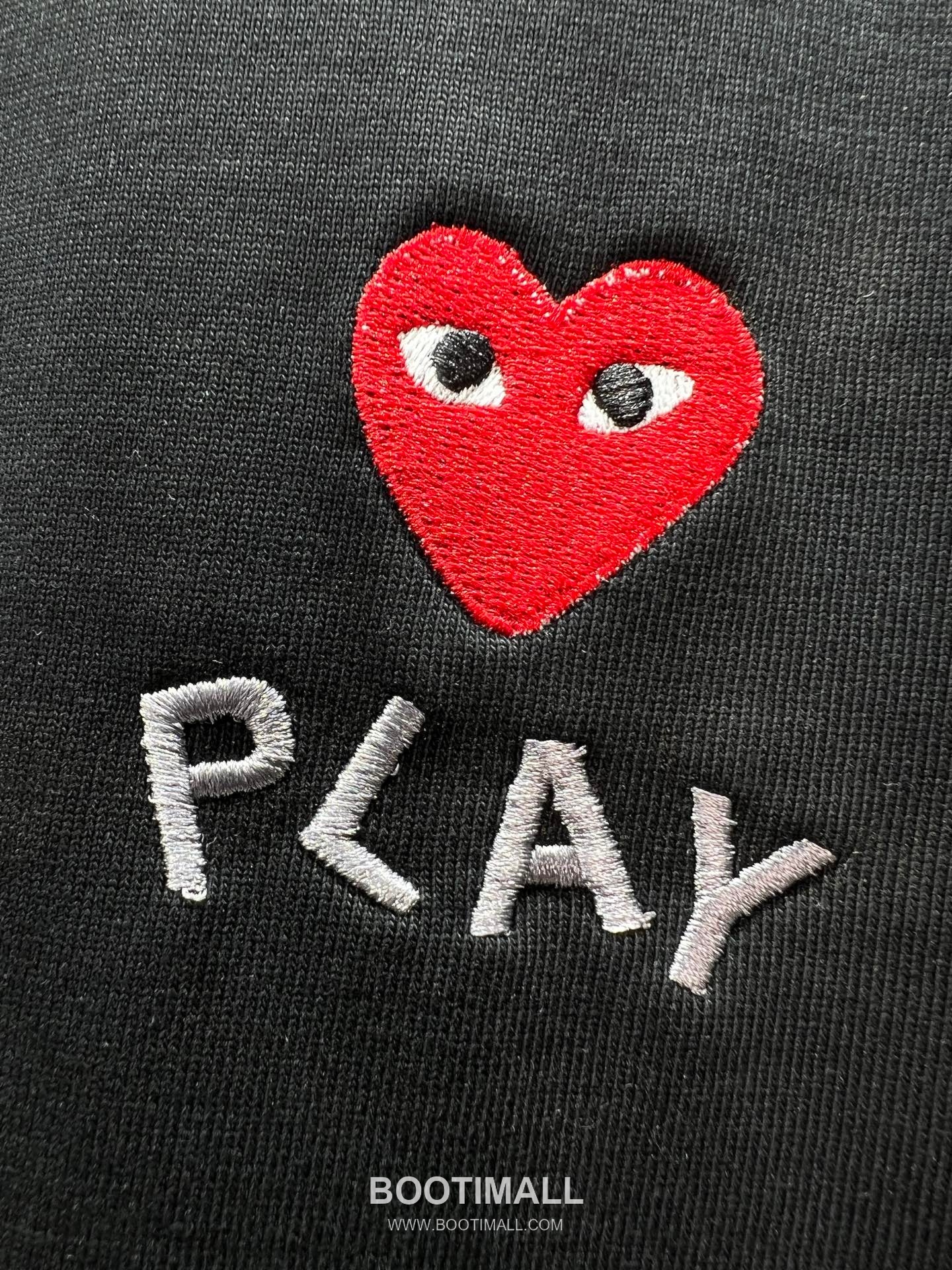 Comme des Garçons Play SS26 Heart Eyes Embroidered Heavy Cotton T-Shirt 꼼데가르송플레이 SS26 하트 아이즈 자수 헤비 코튼 티셔츠 AMC6842 4