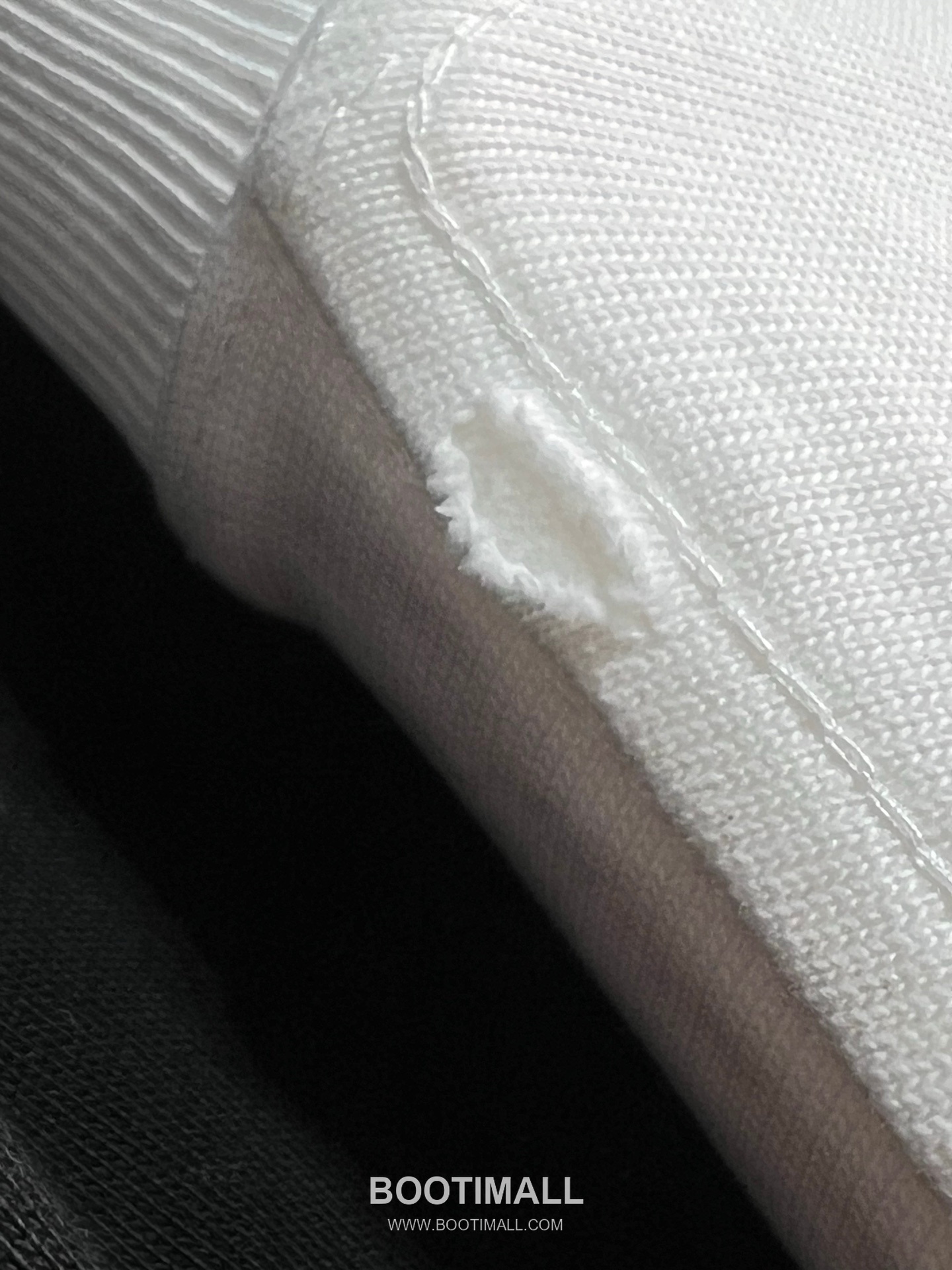 Comme des Garçons Play SS26 Heart Eyes Embroidered Heavy Cotton T-Shirt 꼼데가르송플레이 SS26 하트 아이즈 자수 헤비 코튼 티셔츠 AMC6842 4