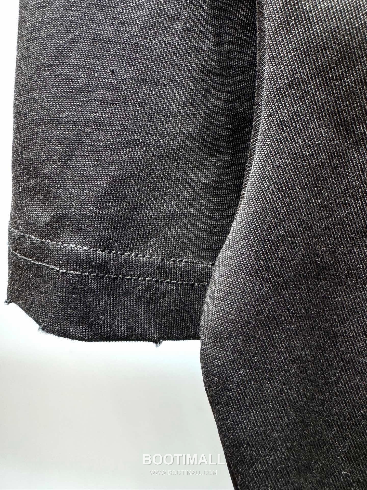 Chrome Hearts SS26 Distressed Horseshoe Discharge Print Cotton T-Shirt 크롬하츠 SS26 디스트로이드 호스슈 프린트 코튼 티셔츠 XL13501 4