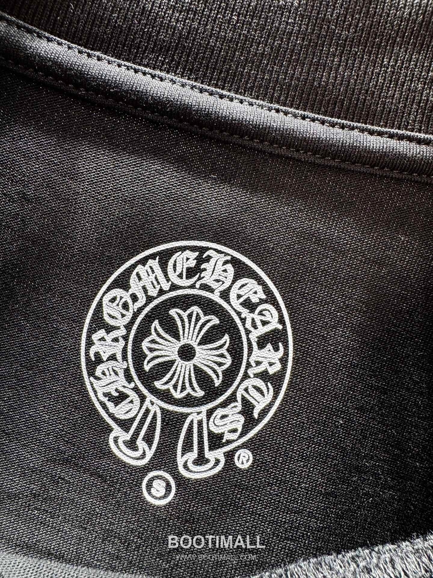 Chrome Hearts SS26 Distressed Horseshoe Discharge Print Cotton T-Shirt 크롬하츠 SS26 디스트로이드 호스슈 프린트 코튼 티셔츠 XL13501 5