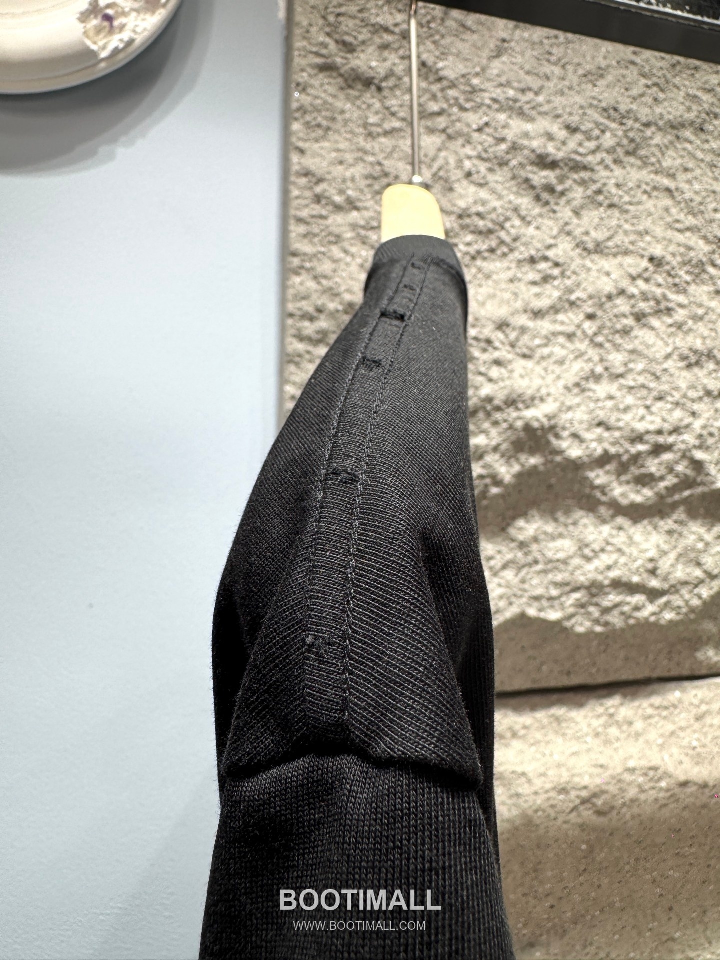 Chrome Hearts SS26 Distressed Horseshoe Discharge Print Cotton T-Shirt 크롬하츠 SS26 디스트로이드 호스슈 프린트 코튼 티셔츠 XL13501 8