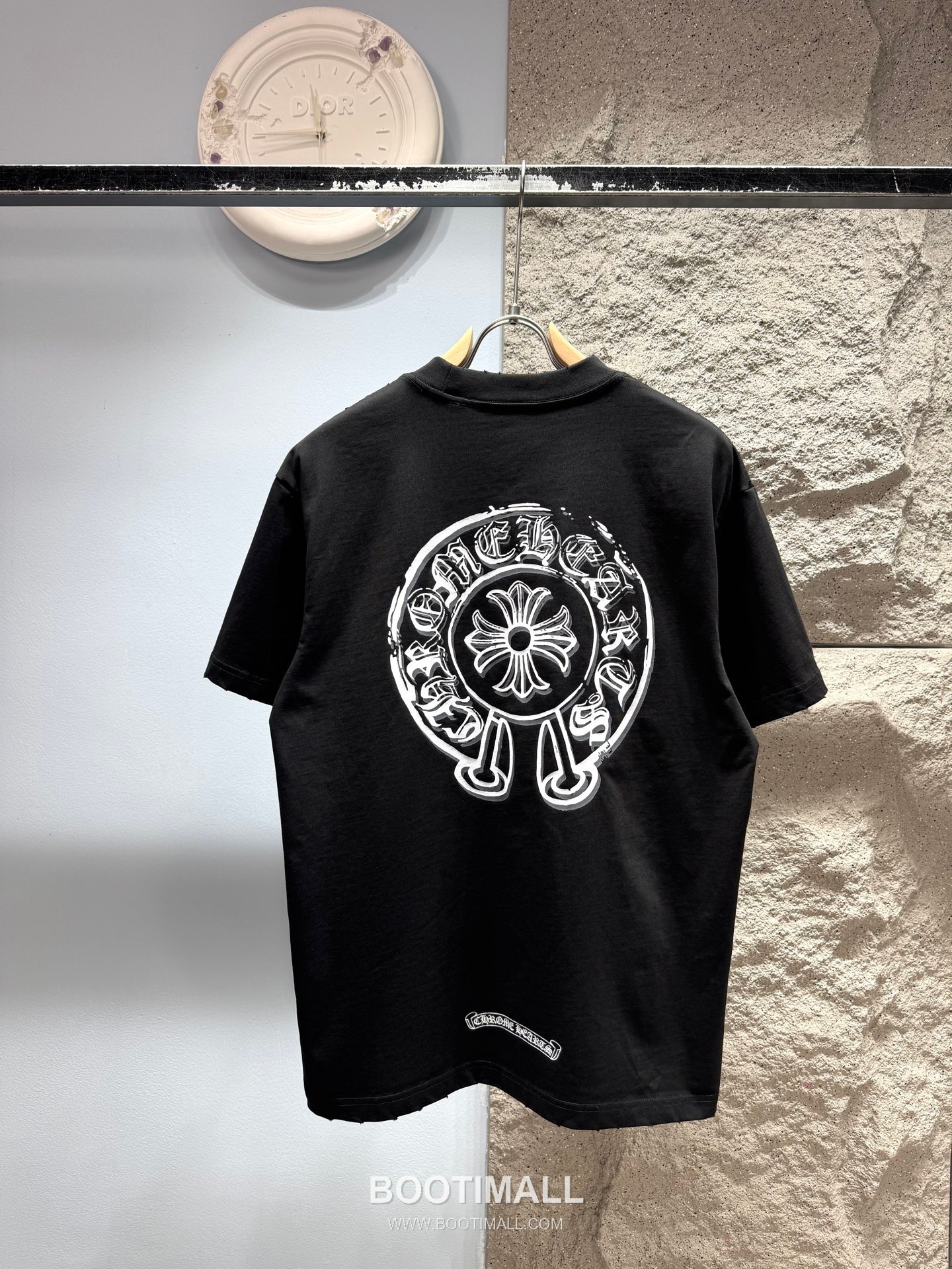 Chrome Hearts SS26 Distressed Horseshoe Discharge Print Cotton T-Shirt 크롬하츠 SS26 디스트로이드 호스슈 프린트 코튼 티셔츠 XL13501 9