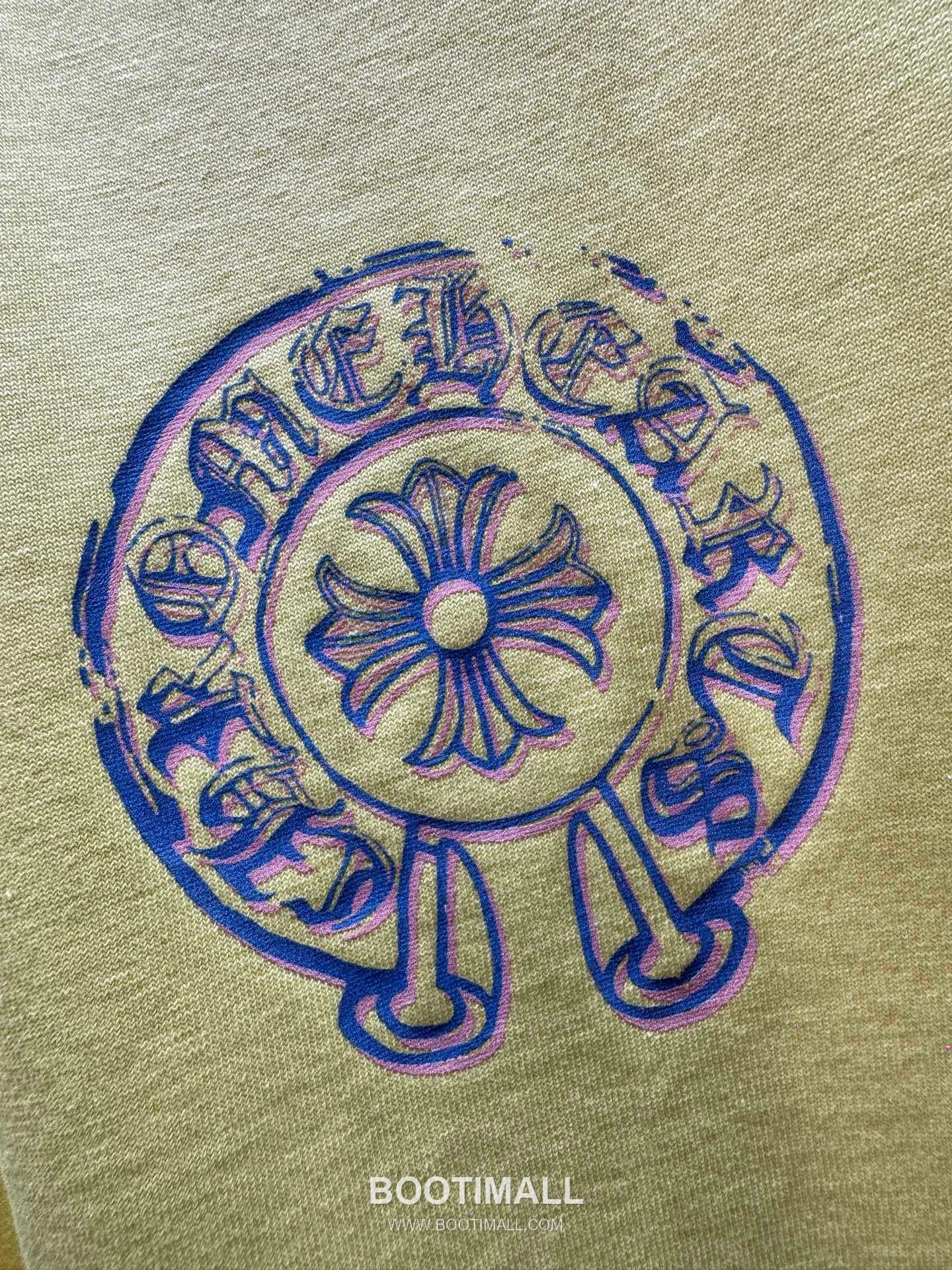 Chrome Hearts SS26 Distressed Horseshoe Discharge Print Cotton T-Shirt 크롬하츠 SS26 디스트로이드 호스슈 프린트 코튼 티셔츠 XL13501 4