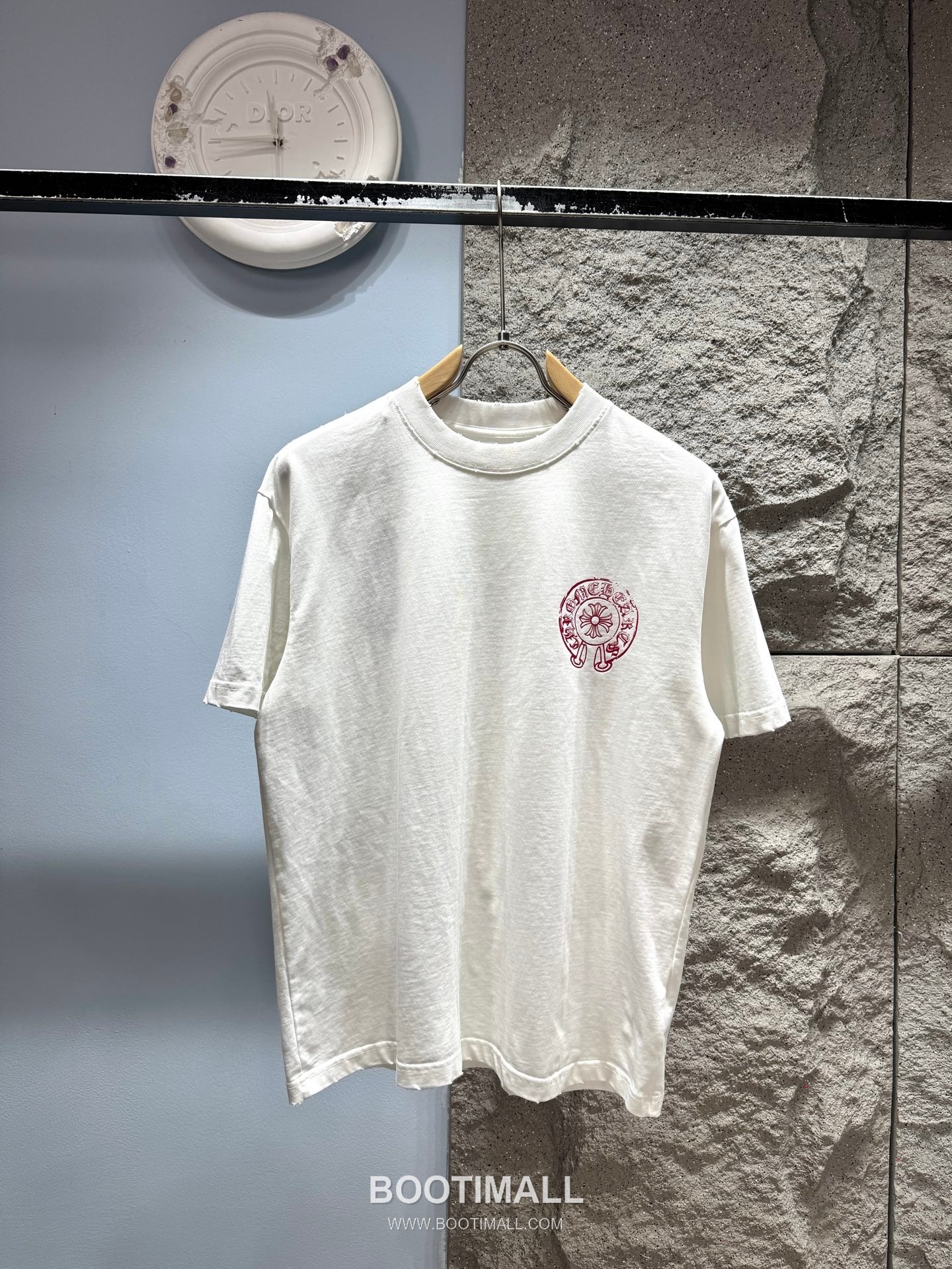 Chrome Hearts SS26 Distressed Horseshoe Discharge Print Cotton T-Shirt 크롬하츠 SS26 디스트로이드 호스슈 프린트 코튼 티셔츠 XL13501 10