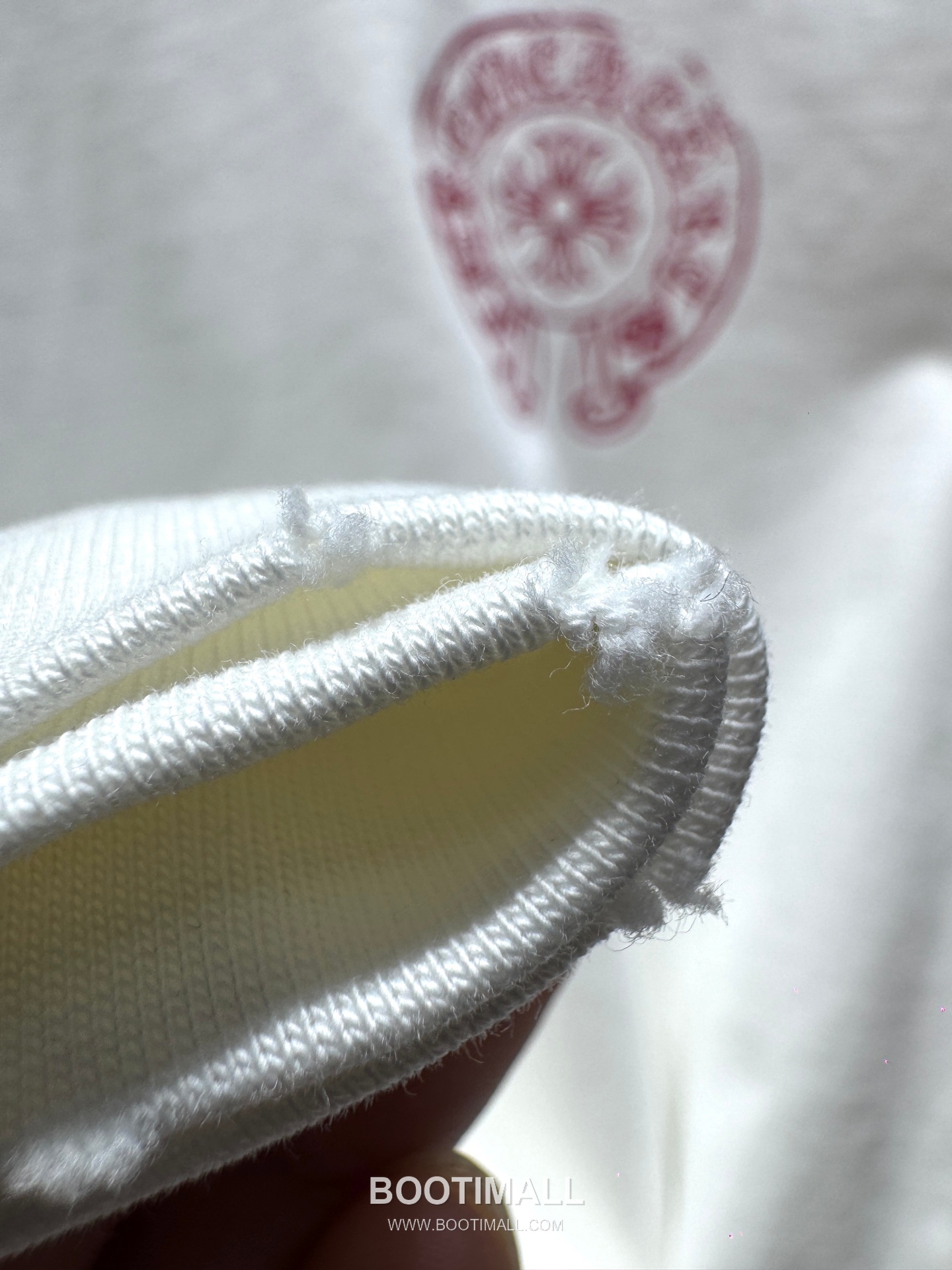 Chrome Hearts SS26 Distressed Horseshoe Discharge Print Cotton T-Shirt 크롬하츠 SS26 디스트로이드 호스슈 프린트 코튼 티셔츠 XL13501 16