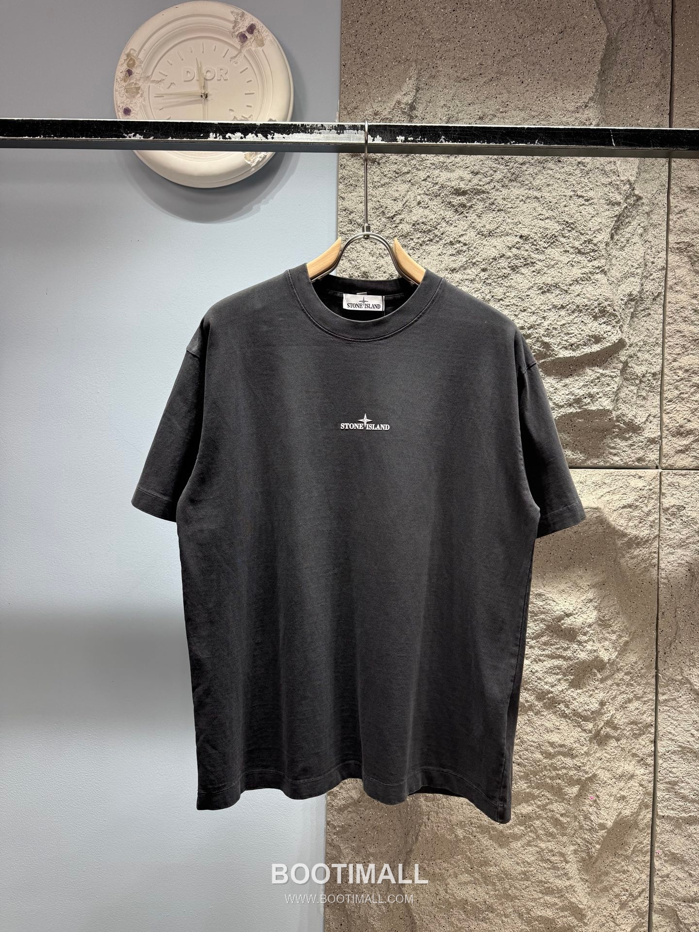 Stone Island SS26 Compass Logo Print Heavy Cotton T-Shirt 스톤아일랜드 SS26 컴퍼스 로고 프린트 헤비 코튼 티셔츠 WG26881 1