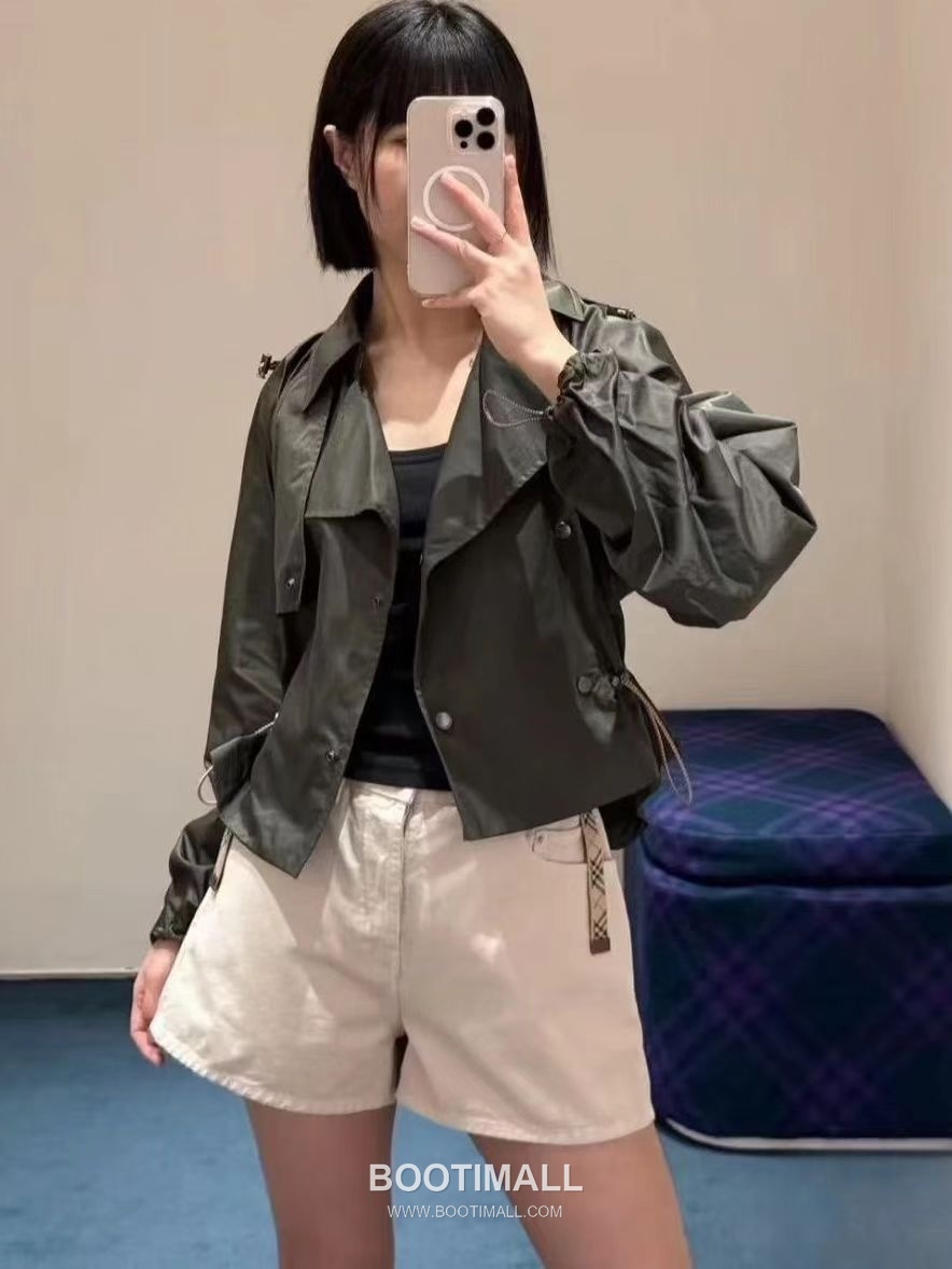 Burberry SS26 Lightweight Gabardine Hooded Trench Coat 버버리 SS26 라이트웨이트 개버딘 후드 트렌치 코트 5