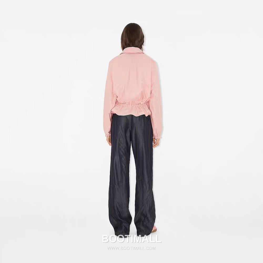 Burberry SS26 Lightweight Gabardine Hooded Trench Coat 버버리 SS26 라이트웨이트 개버딘 후드 트렌치 코트 3