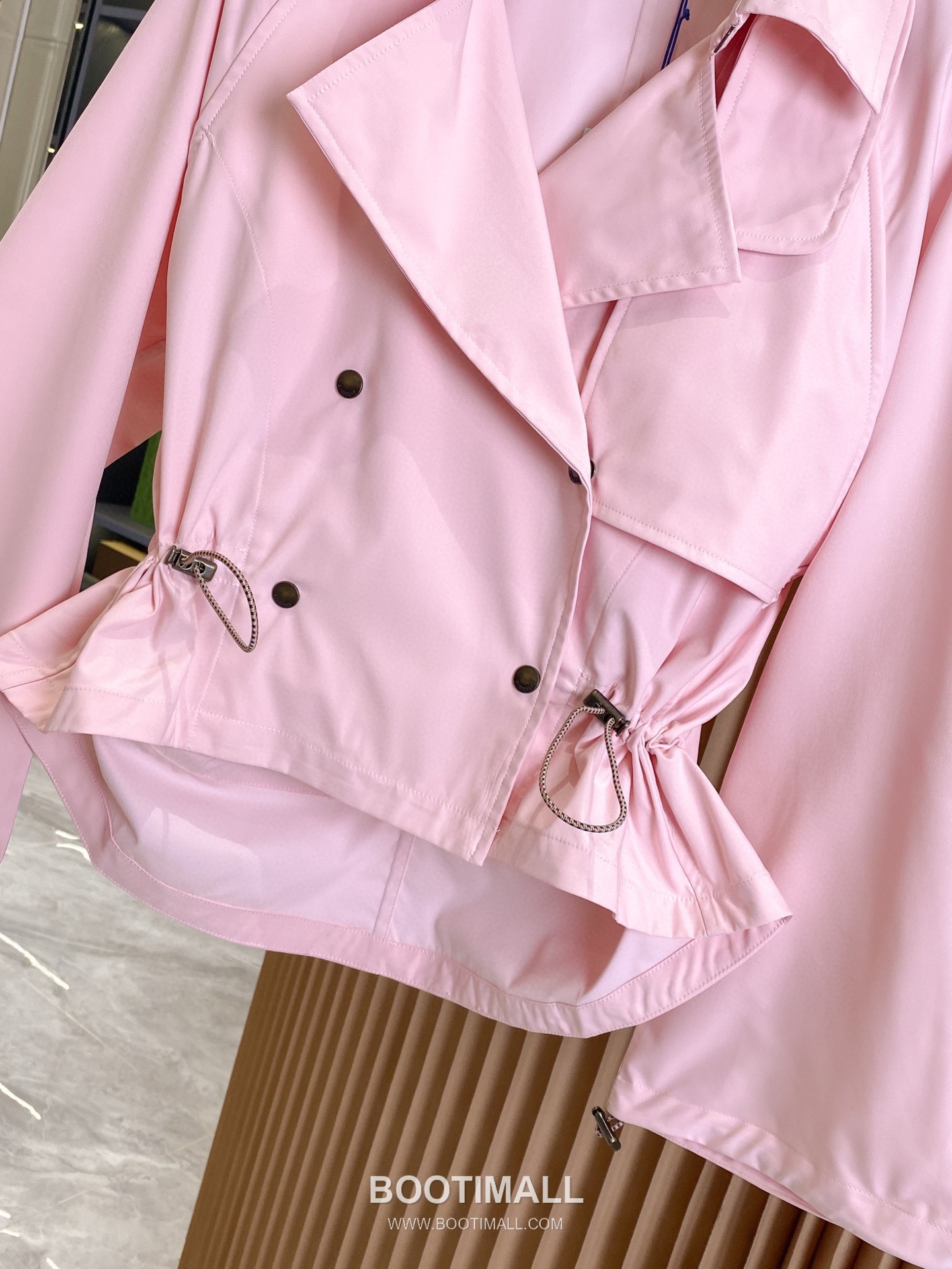 Burberry SS26 Lightweight Gabardine Hooded Trench Coat 버버리 SS26 라이트웨이트 개버딘 후드 트렌치 코트 14