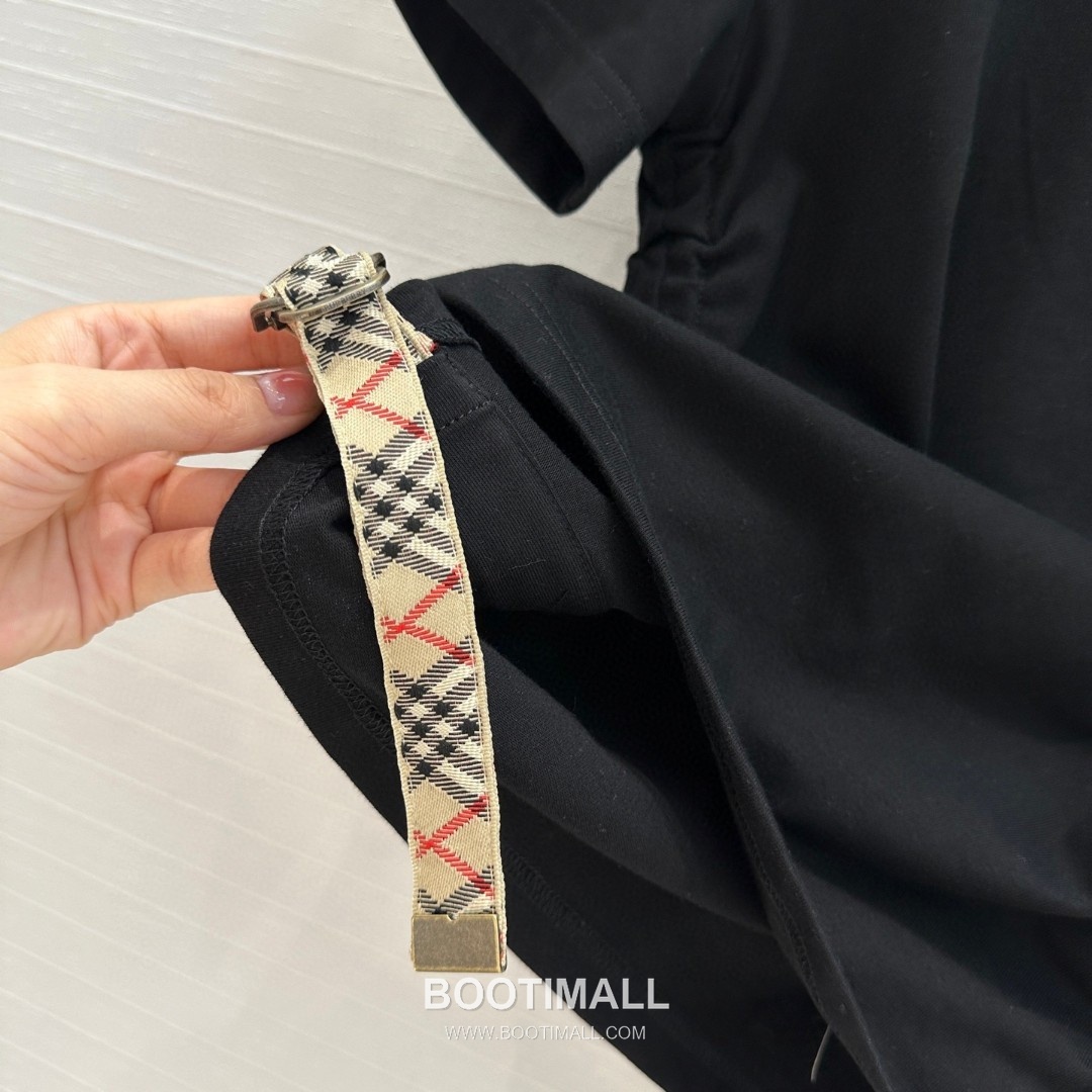 Burberry SS26 Check Panel Pleated Cotton T-Shirt 버버리 SS26 체크 패널 플리츠 코튼 티셔츠 14