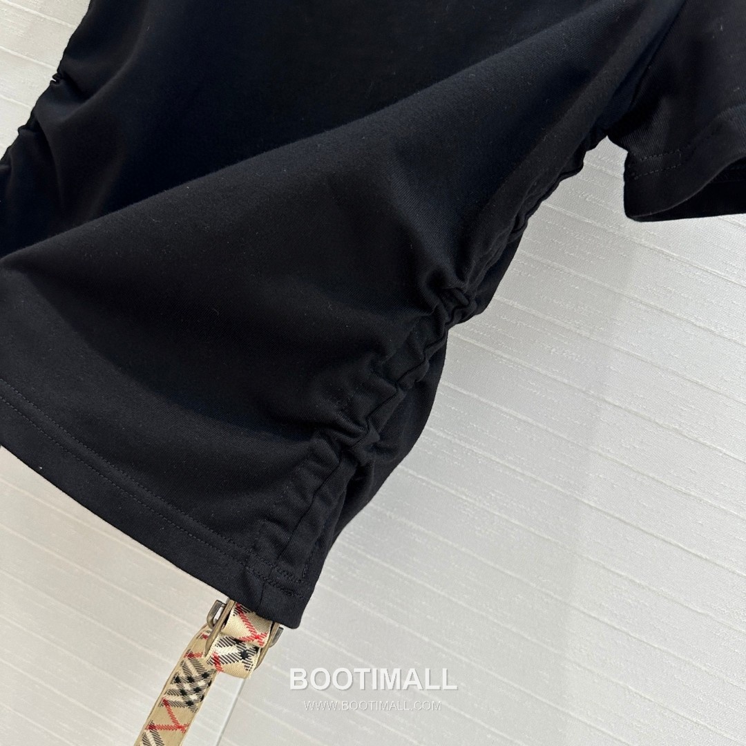 Burberry SS26 Check Panel Pleated Cotton T-Shirt 버버리 SS26 체크 패널 플리츠 코튼 티셔츠 16