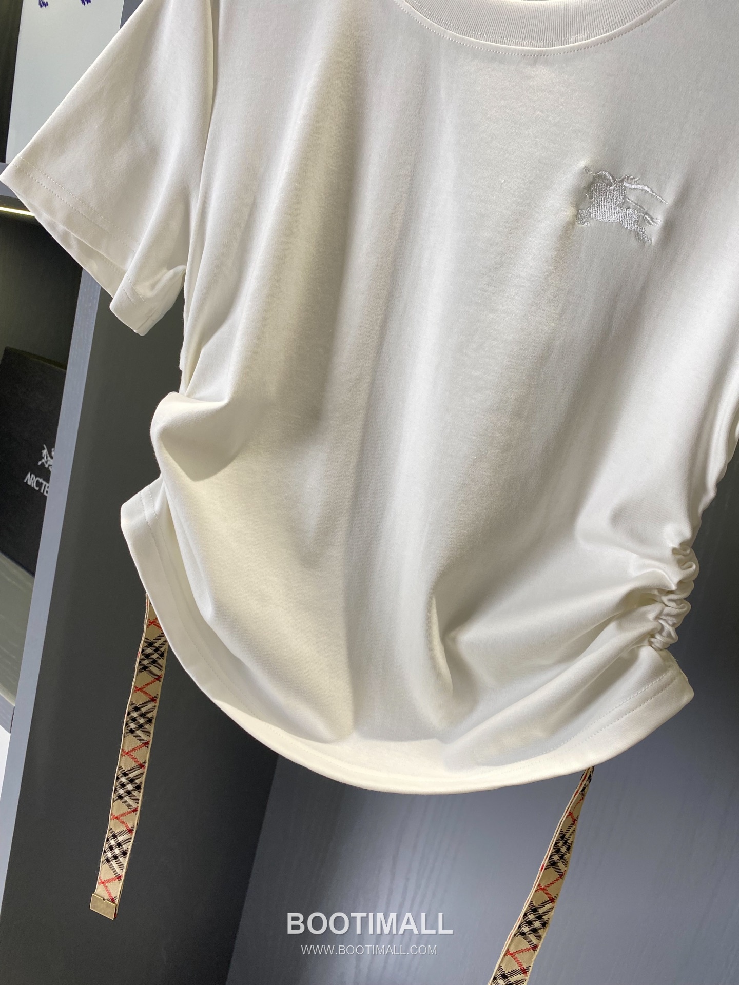 Burberry SS26 Check Panel Pleated Cotton T-Shirt 버버리 SS26 체크 패널 플리츠 코튼 티셔츠 4