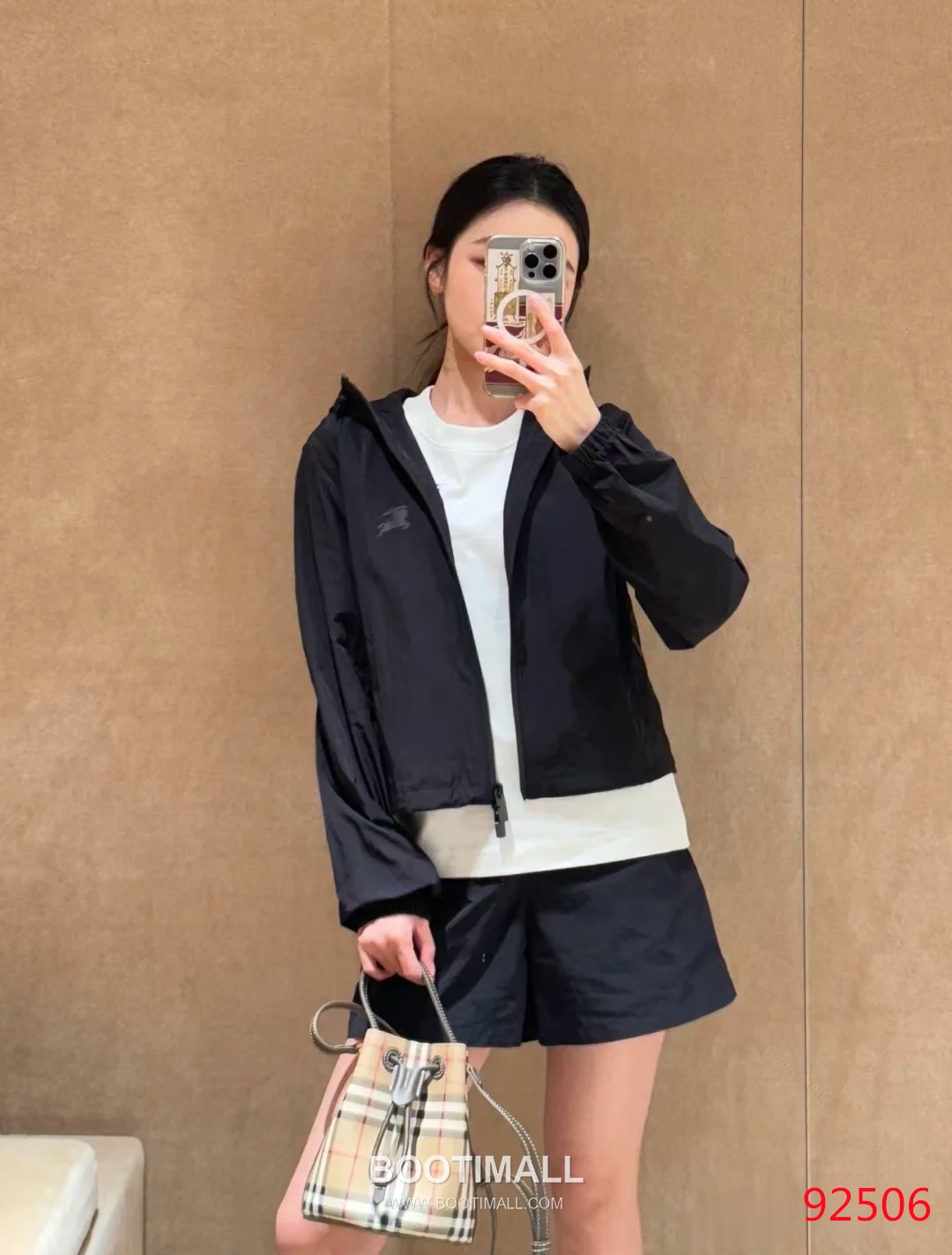 Burberry EKD Print Lightweight Nylon Hooded Jacket 버버리 EKD 프린트 라이트웨이트 나일론 후드 재킷 2