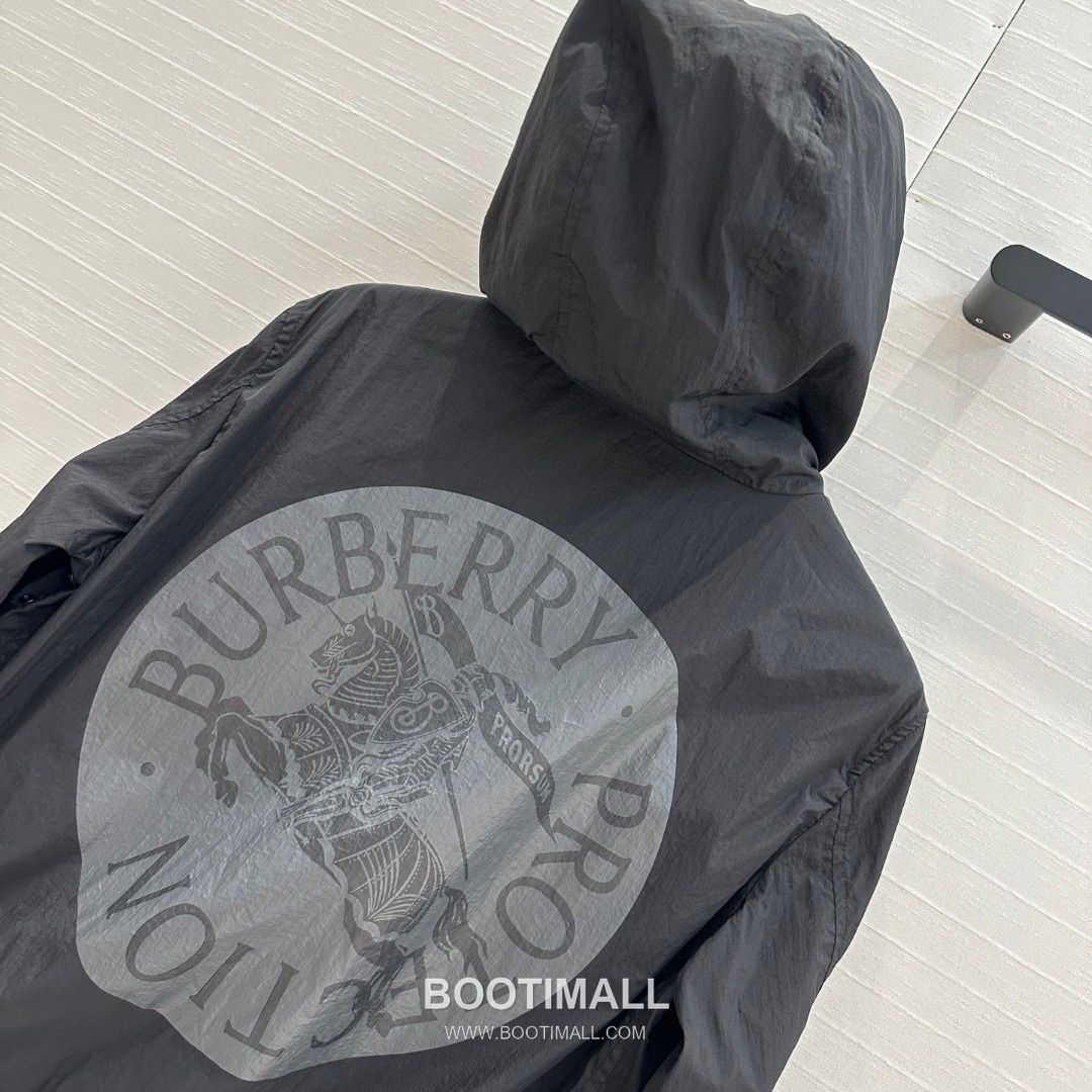 Burberry EKD Print Lightweight Nylon Hooded Jacket 버버리 EKD 프린트 라이트웨이트 나일론 후드 재킷 19